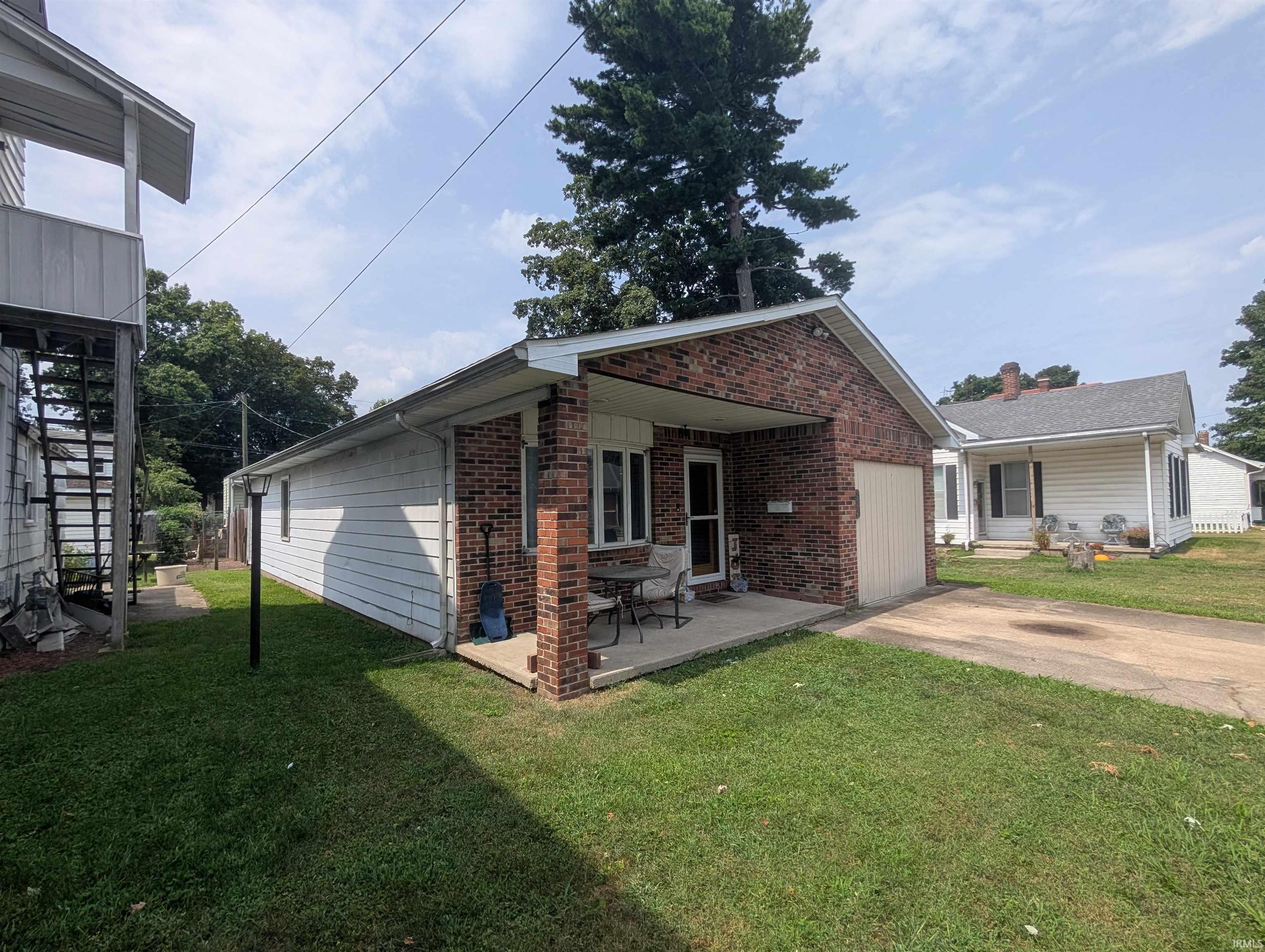 825 Seminary Street