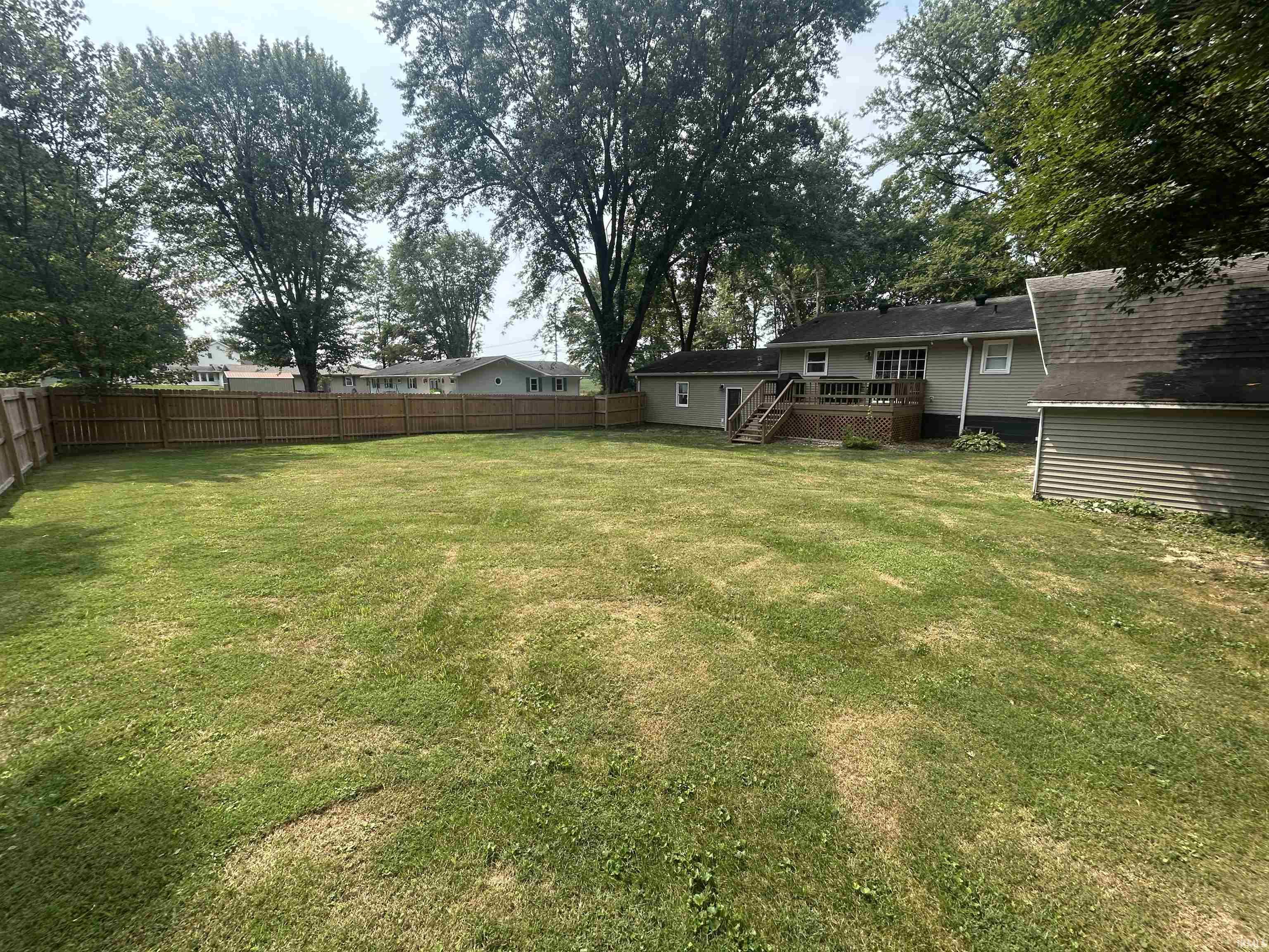 906 N Hillcrest Road