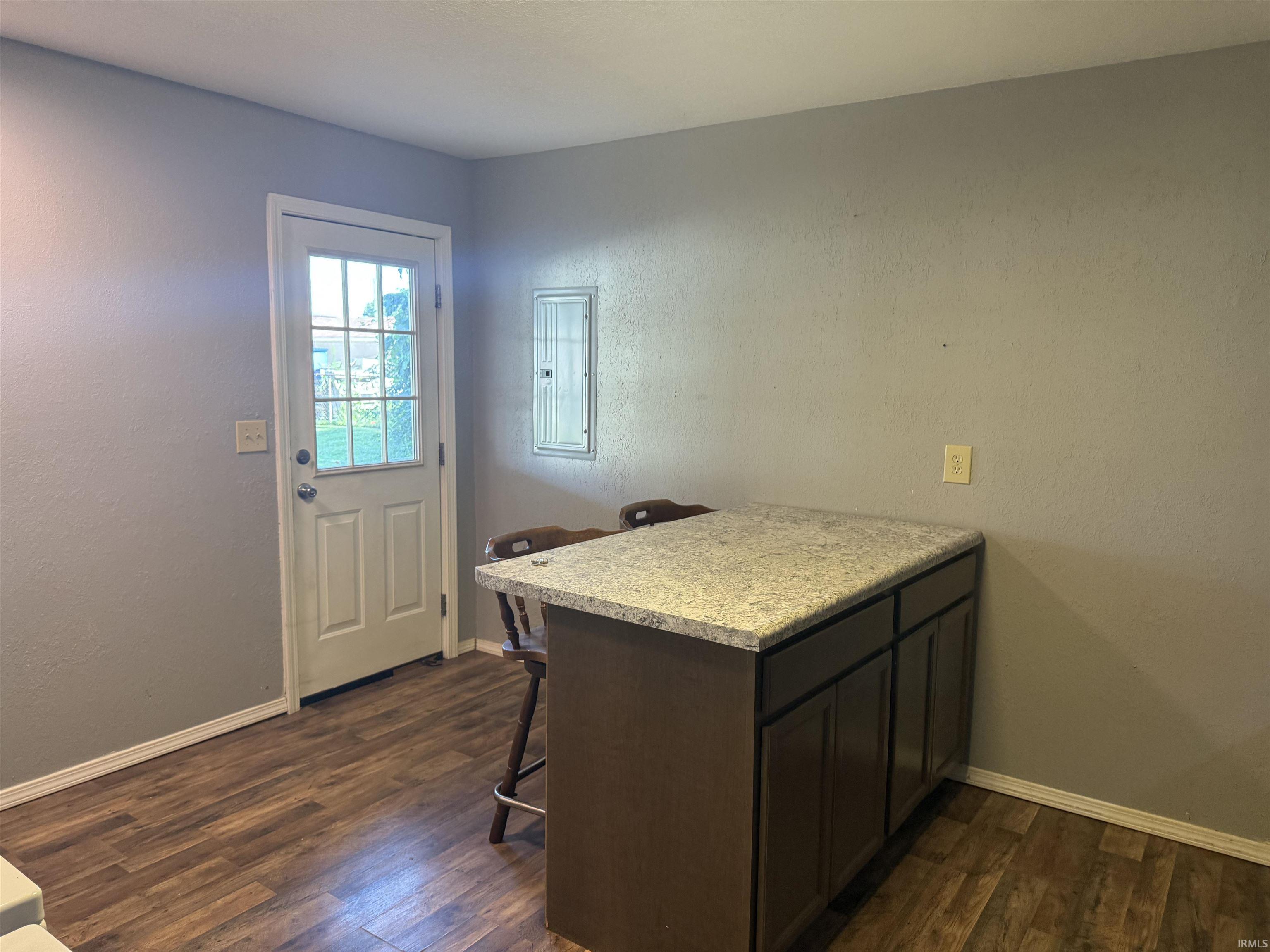 107 W Nineth Street