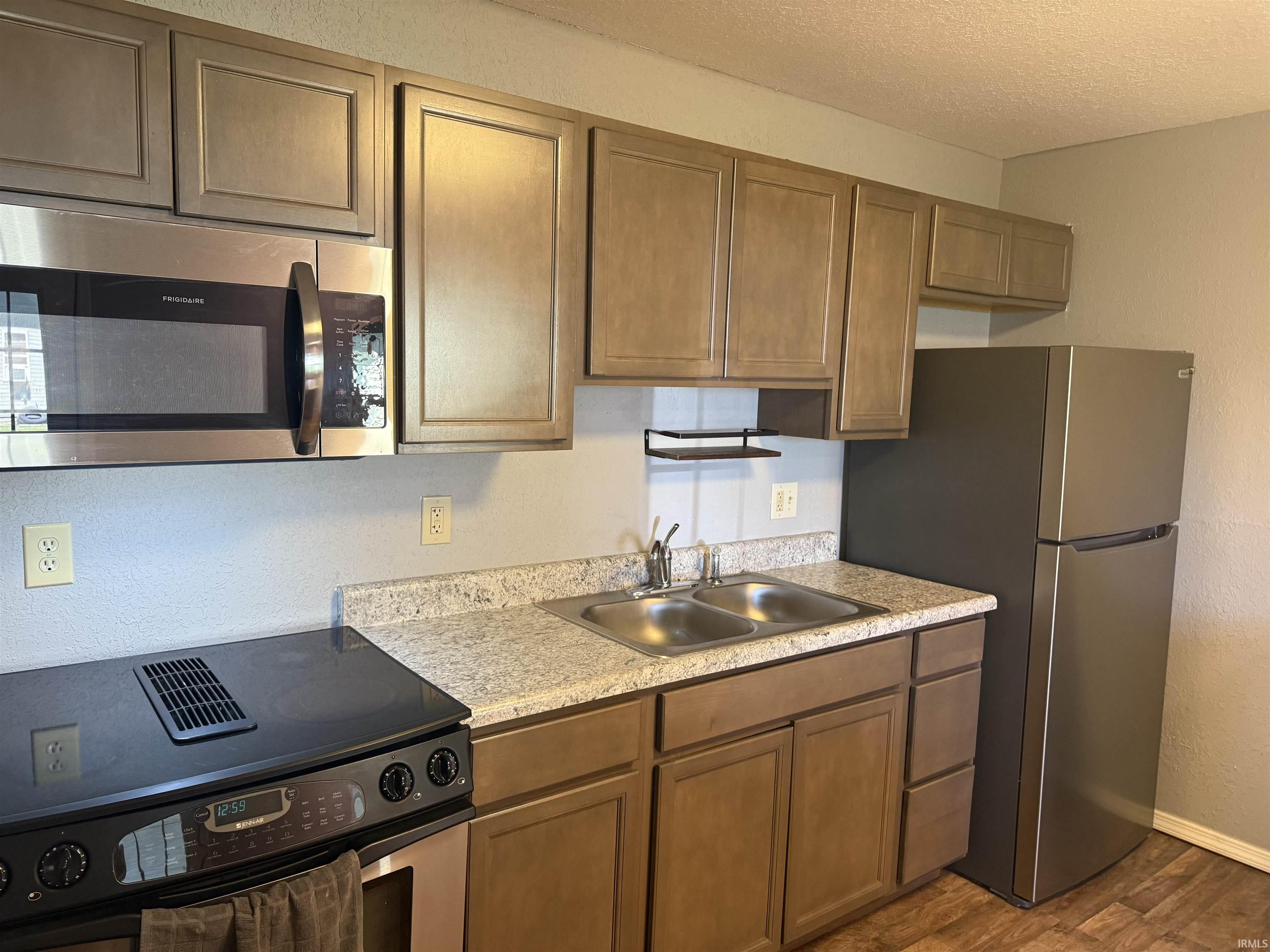 107 W Nineth Street