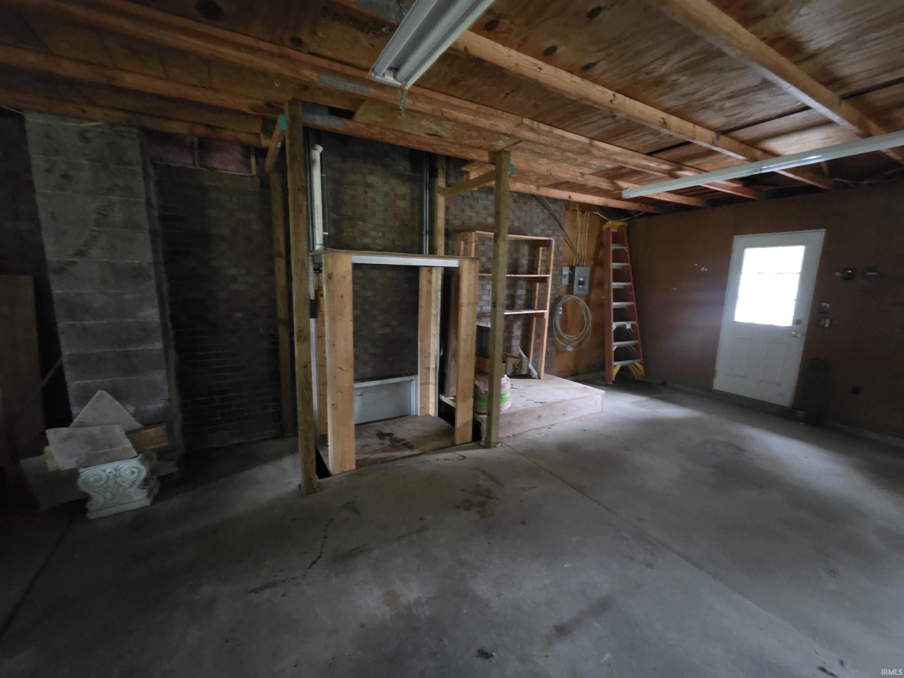 3311 E Warren Circle