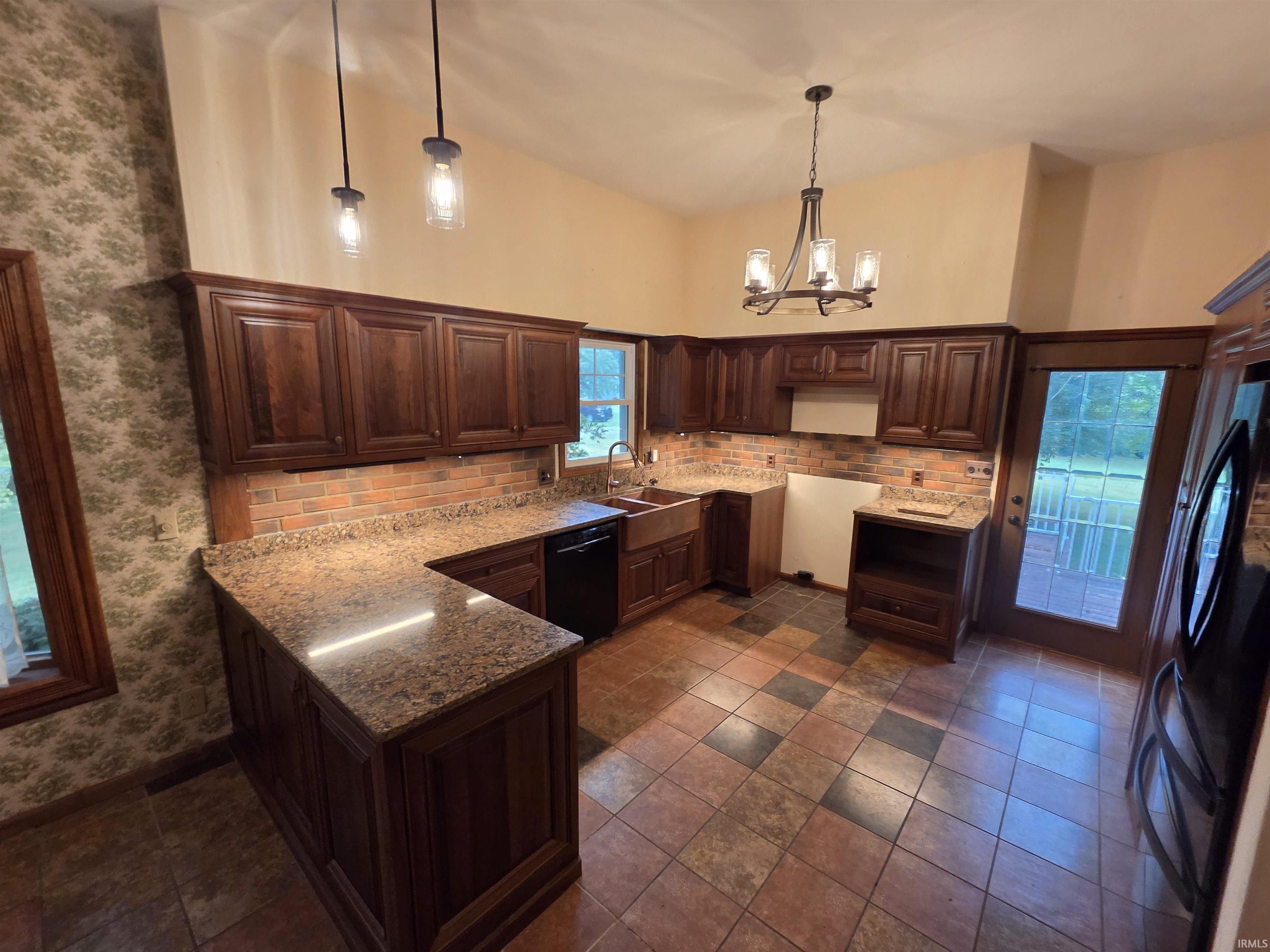 3311 E Warren Circle