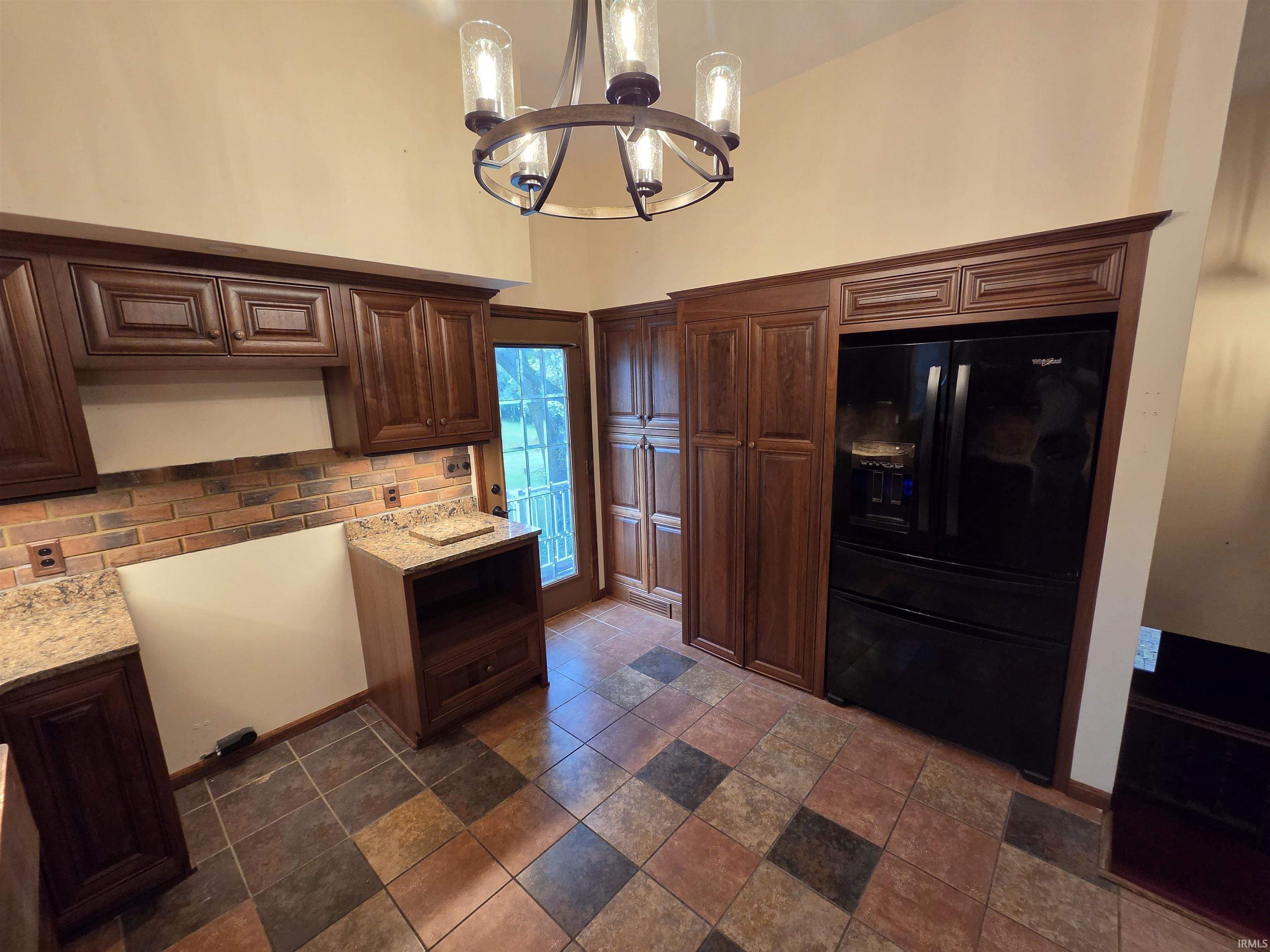 3311 E Warren Circle