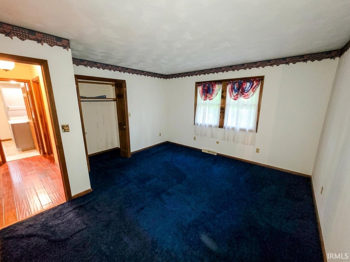 3311 E Warren Circle