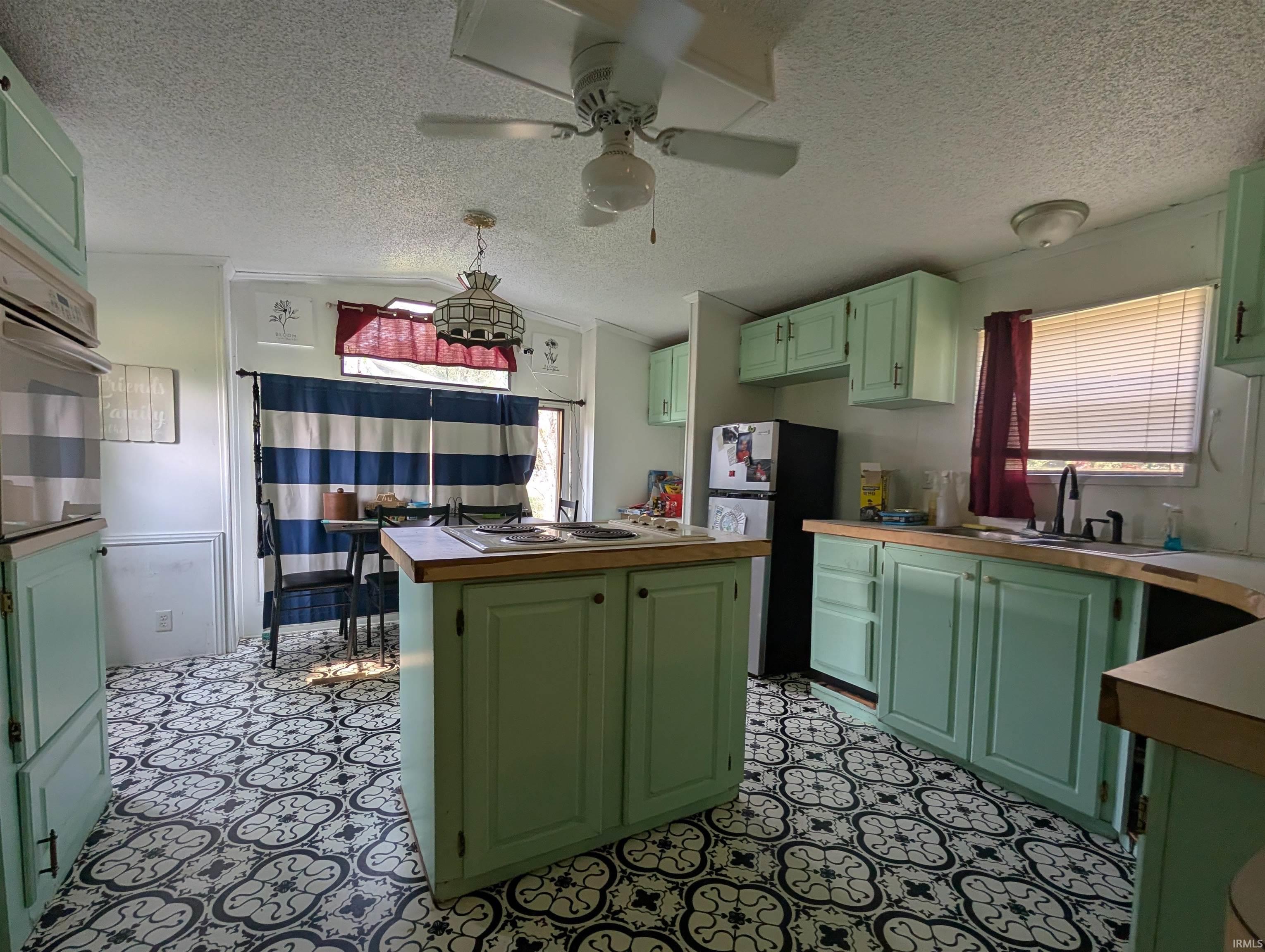 407 W 7th Street