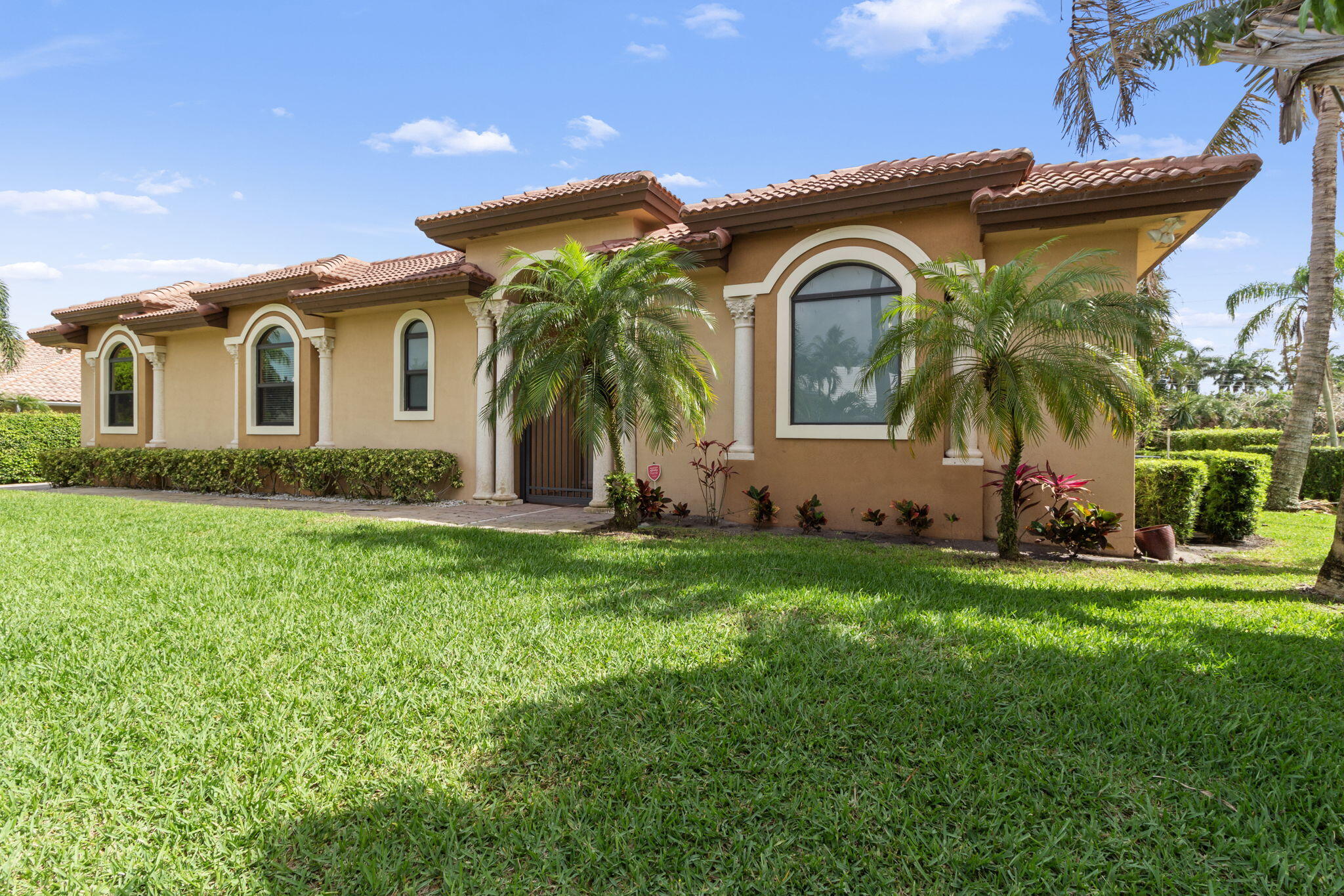 4190 Gleneagles Drive