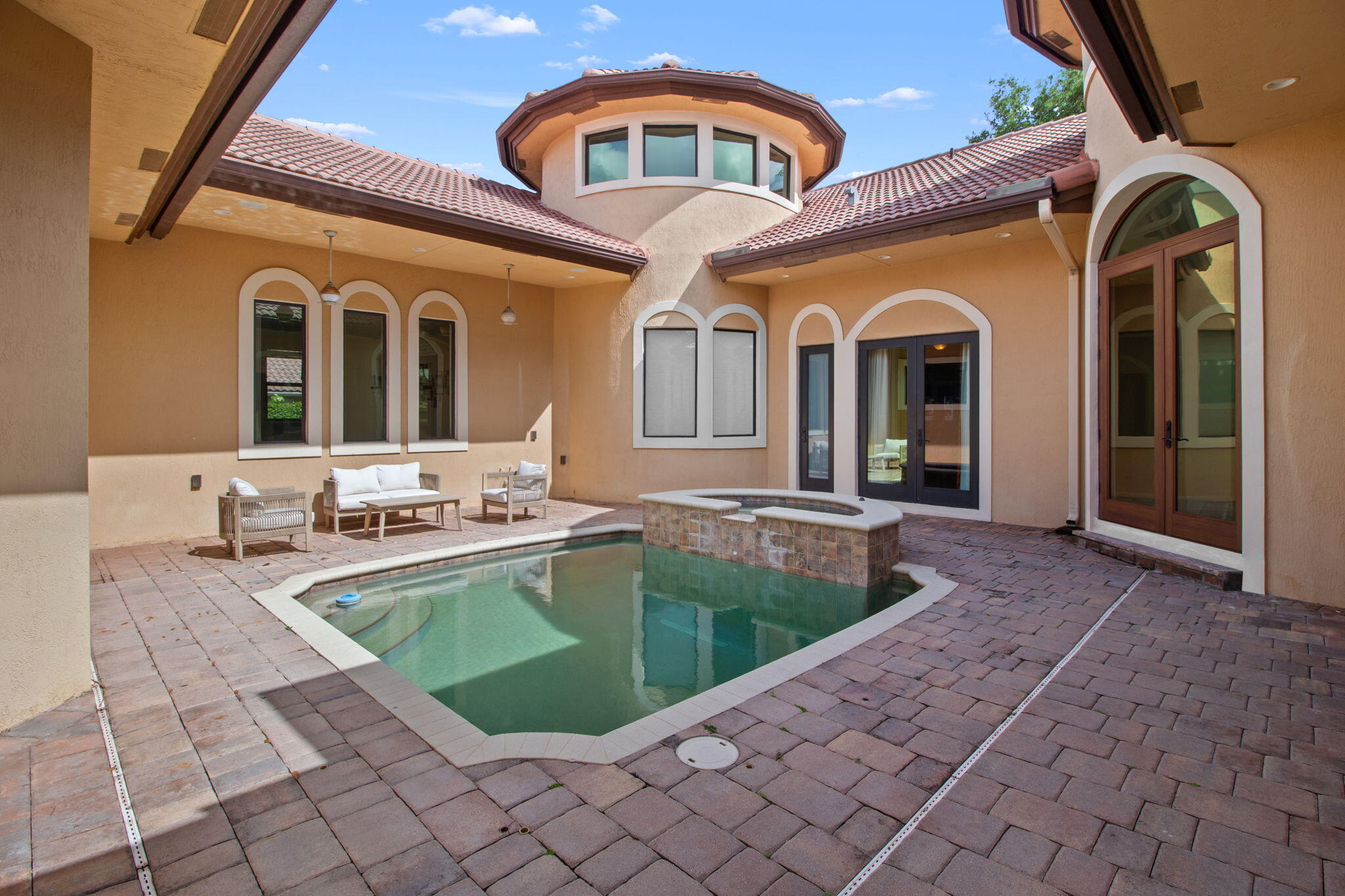 4190 Gleneagles Drive