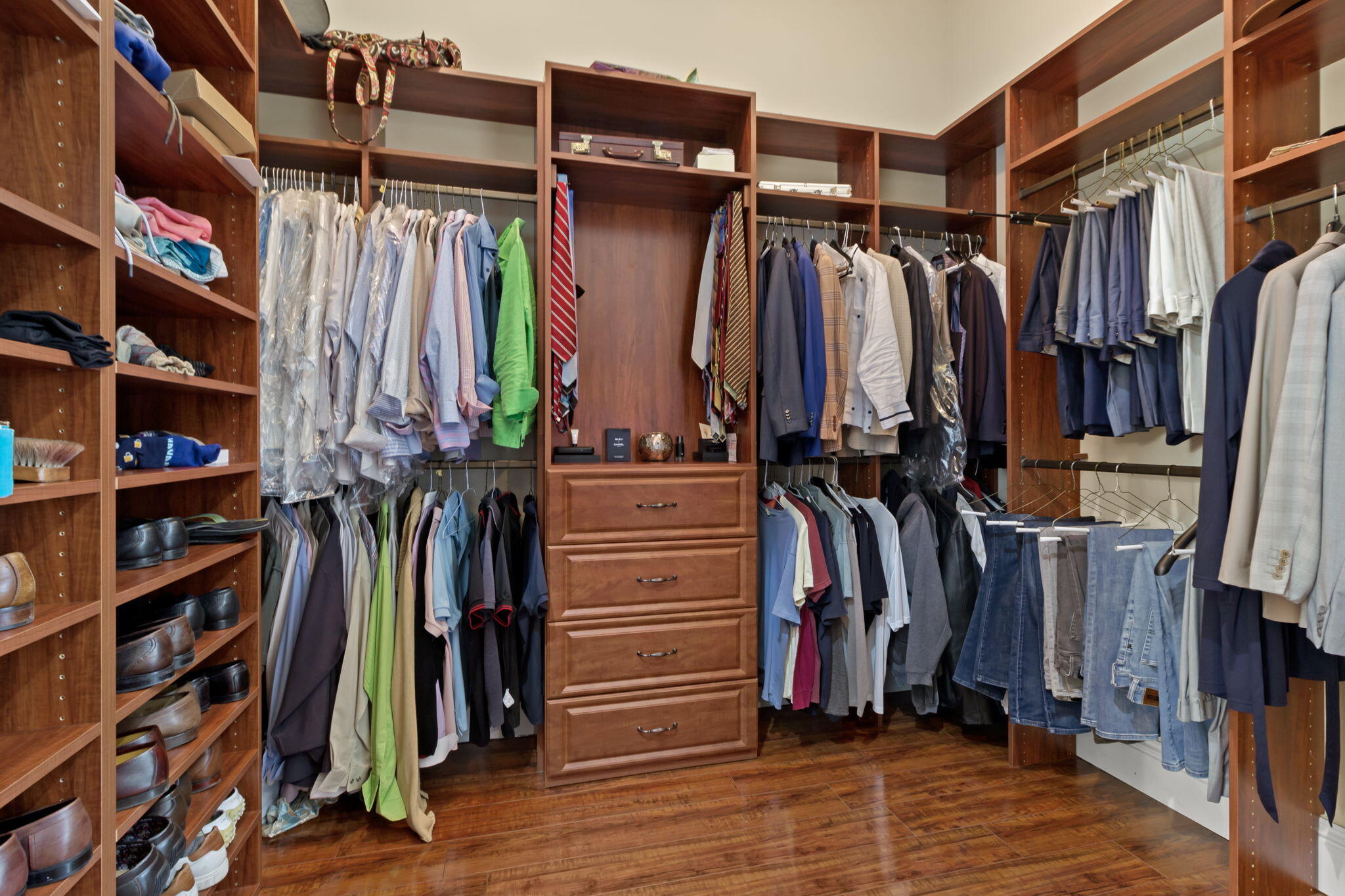 4190 Gleneagles Drive