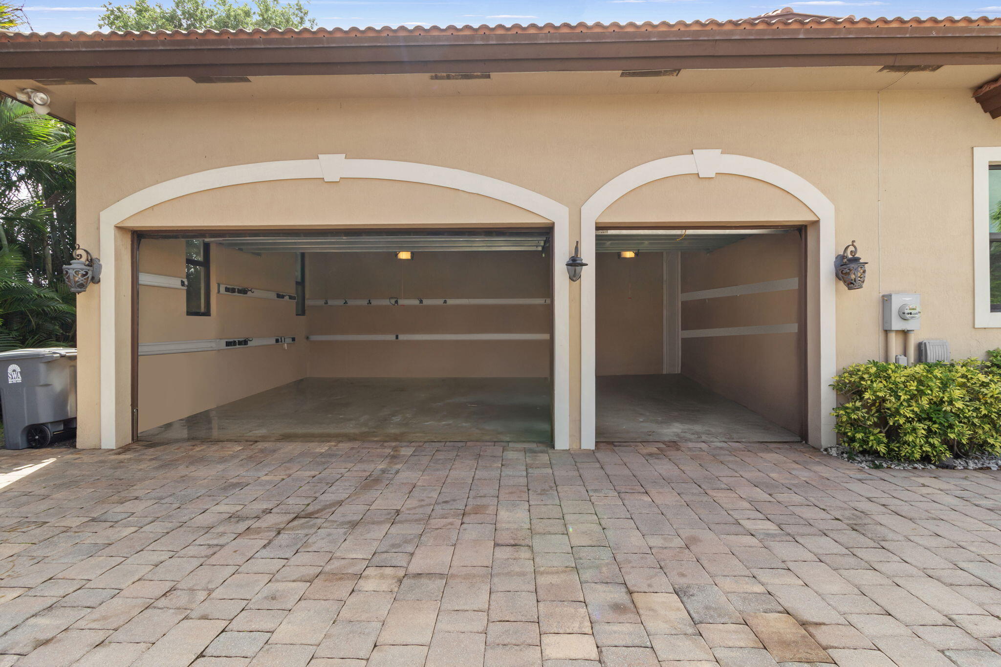 4190 Gleneagles Drive