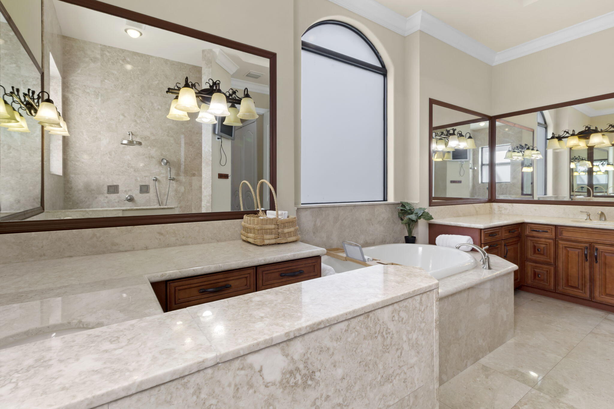 4190 Gleneagles Drive