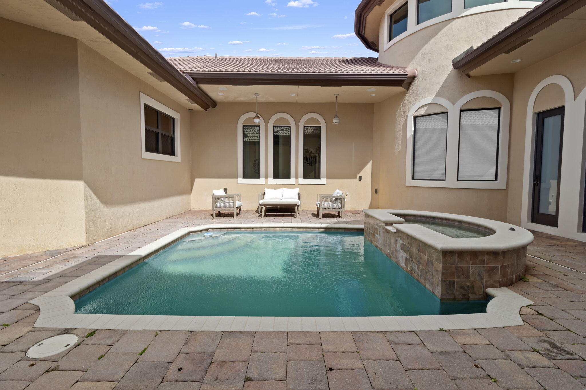 4190 Gleneagles Drive