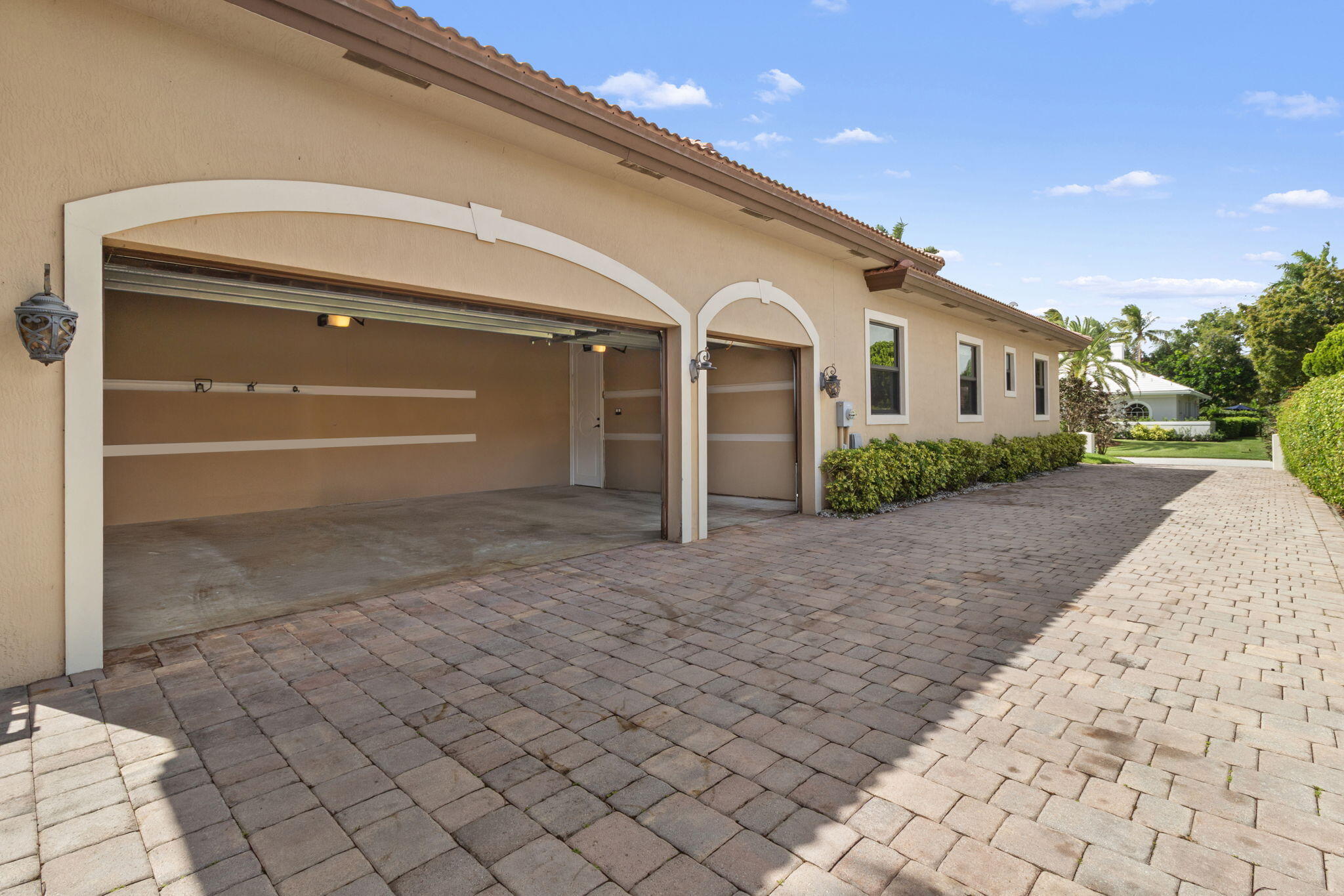 4190 Gleneagles Drive