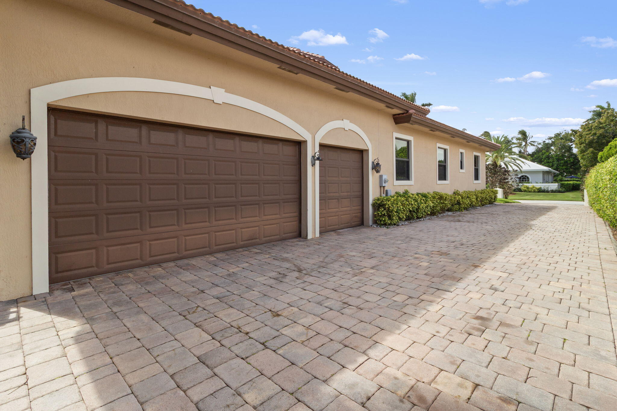4190 Gleneagles Drive