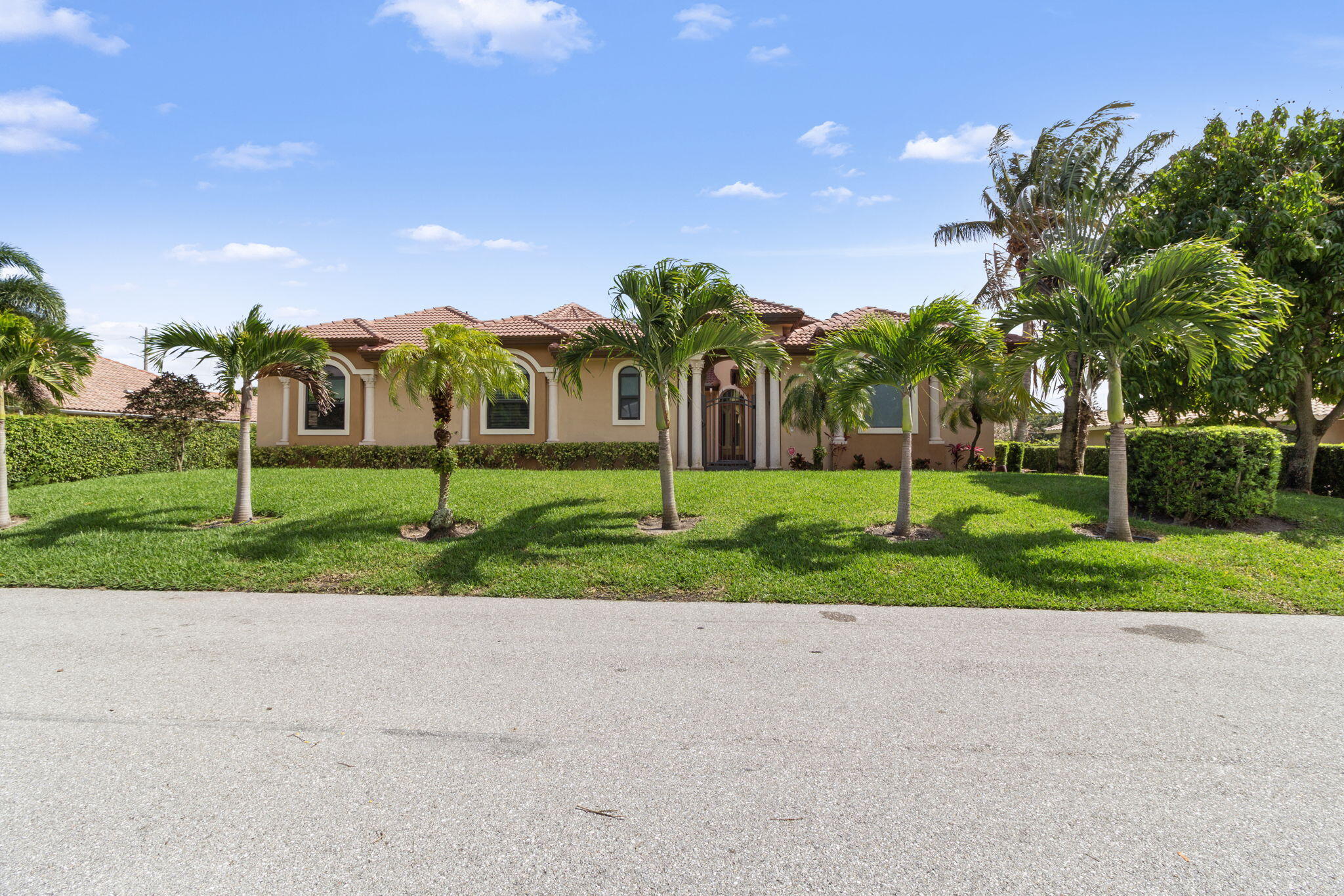 4190 Gleneagles Drive
