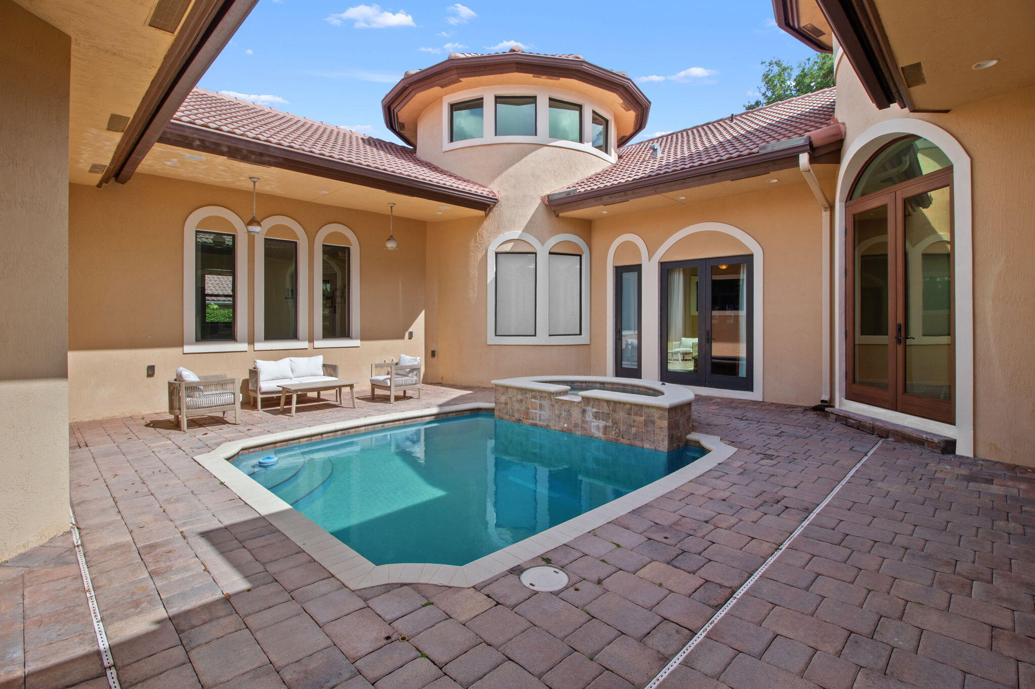 4190 Gleneagles Drive