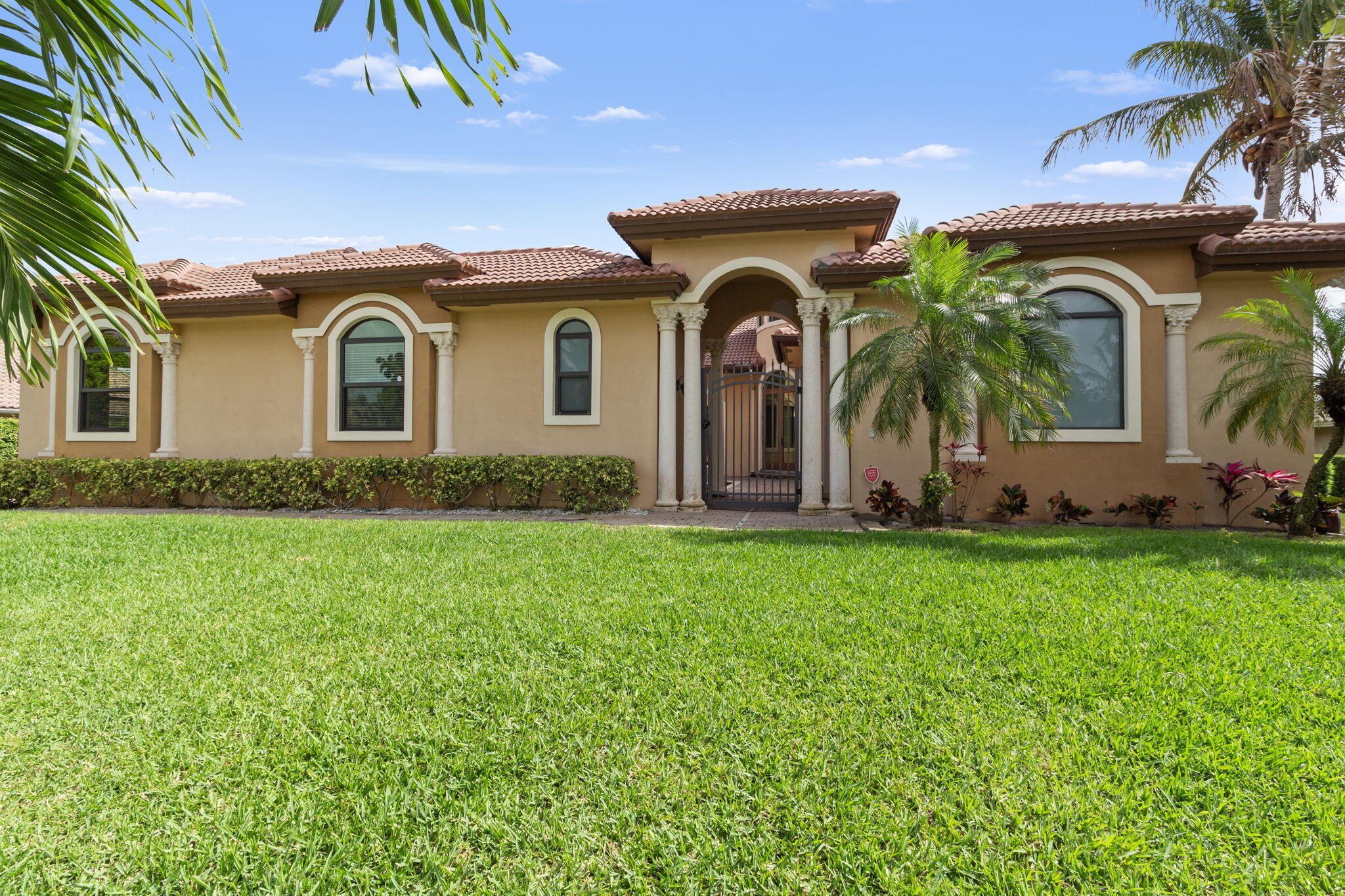4190 Gleneagles Drive
