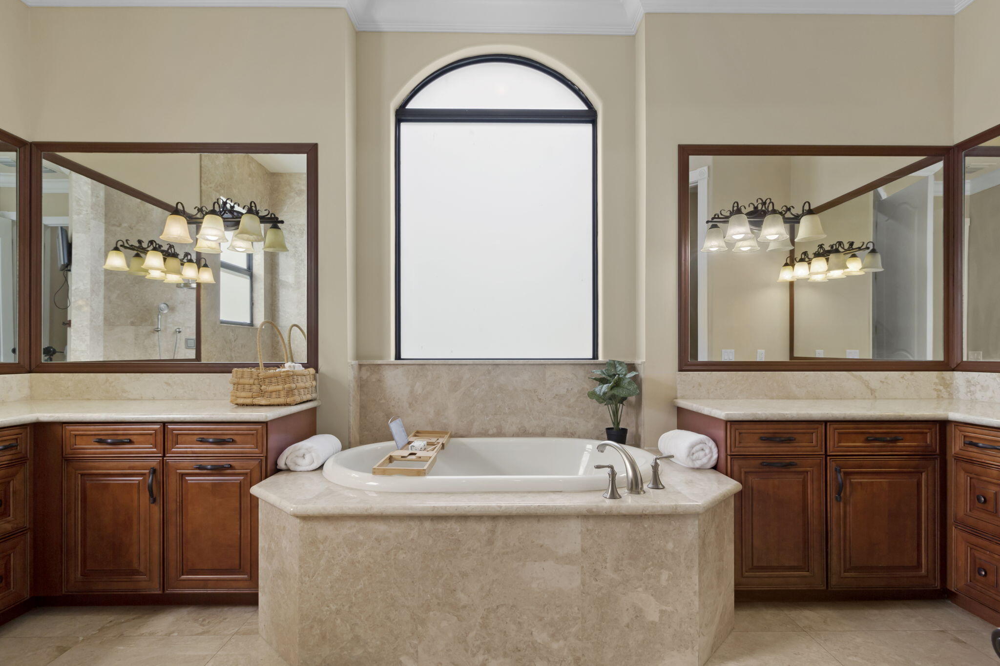 4190 Gleneagles Drive