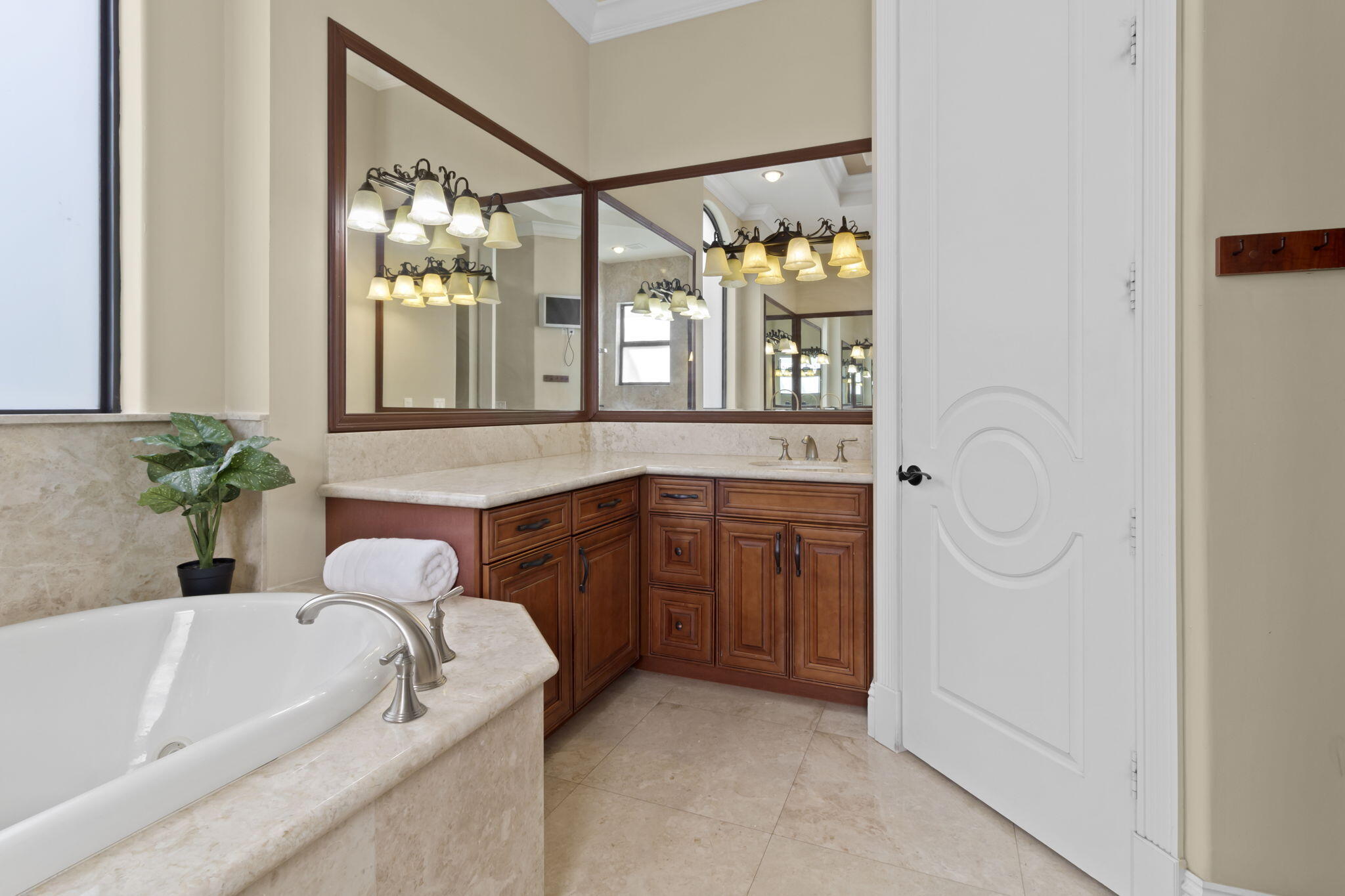 4190 Gleneagles Drive