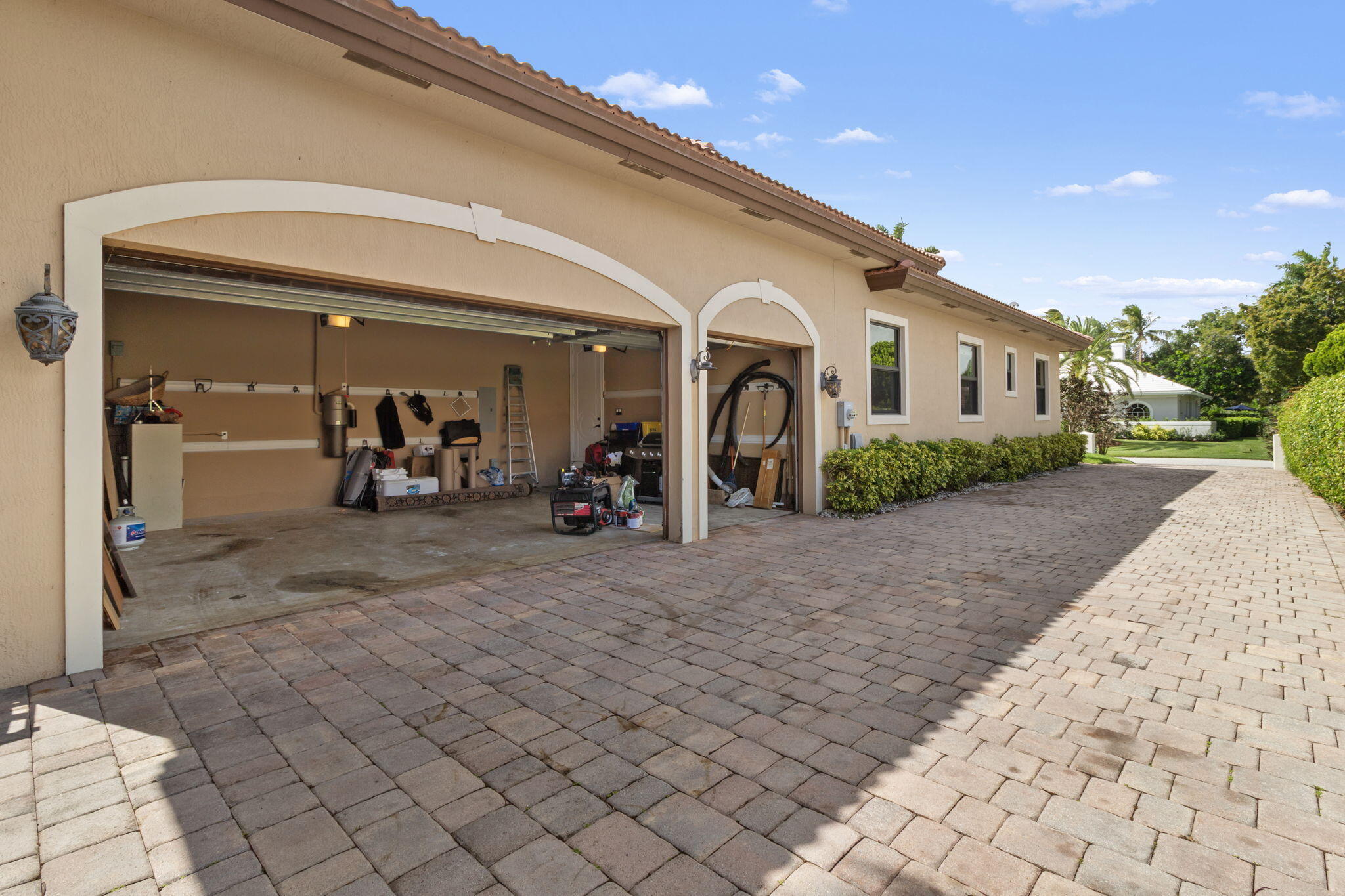 4190 Gleneagles Drive