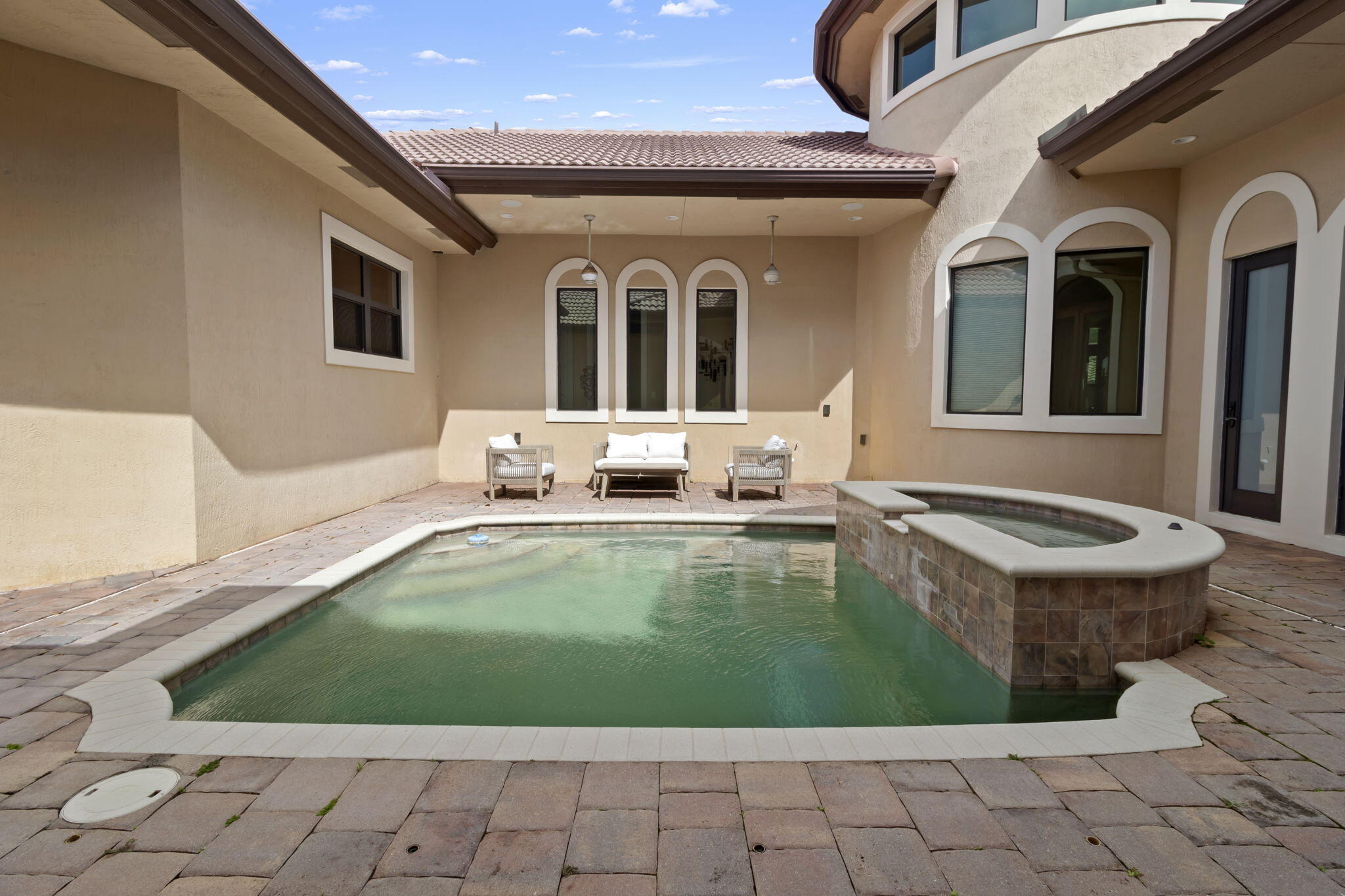 4190 Gleneagles Drive