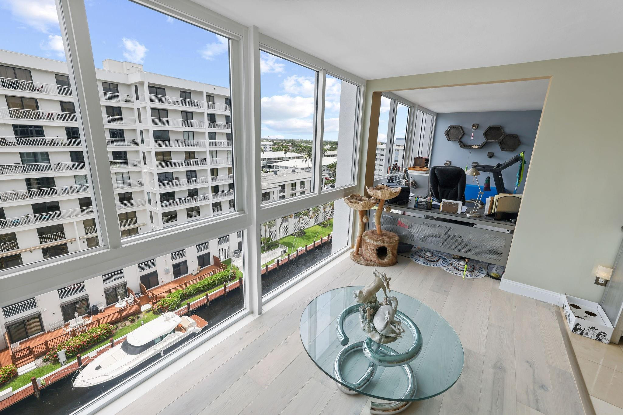 3100 NE 49th St 907