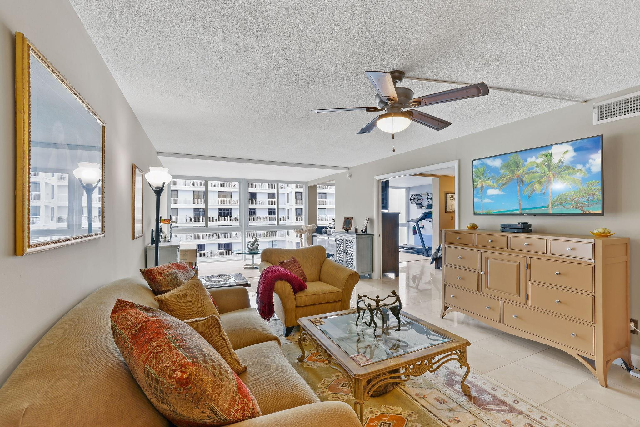 3100 NE 49th St 907