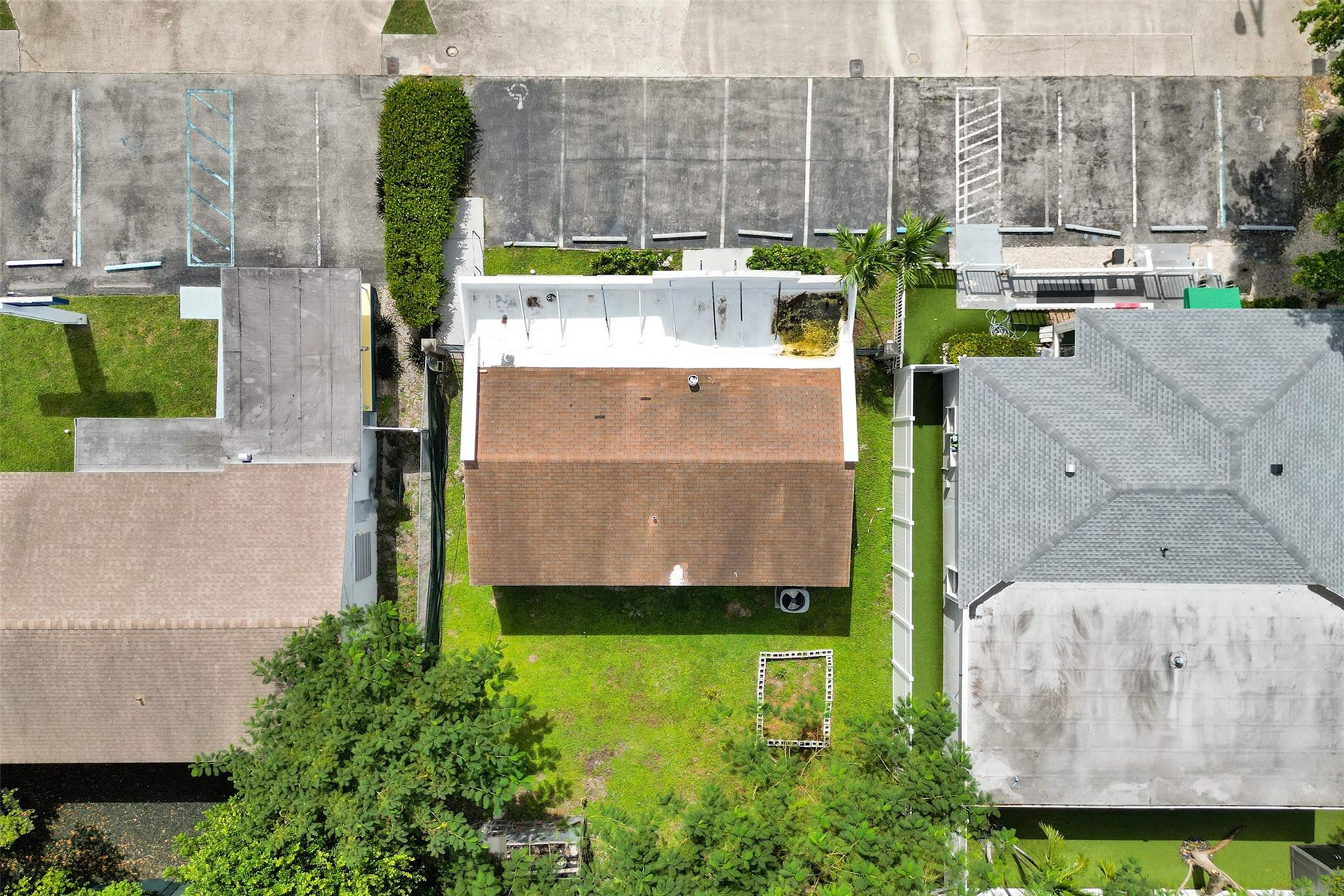 51 E Commercial Blvd