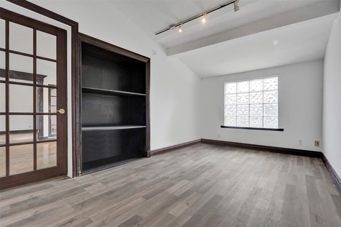 51 E Commercial Blvd