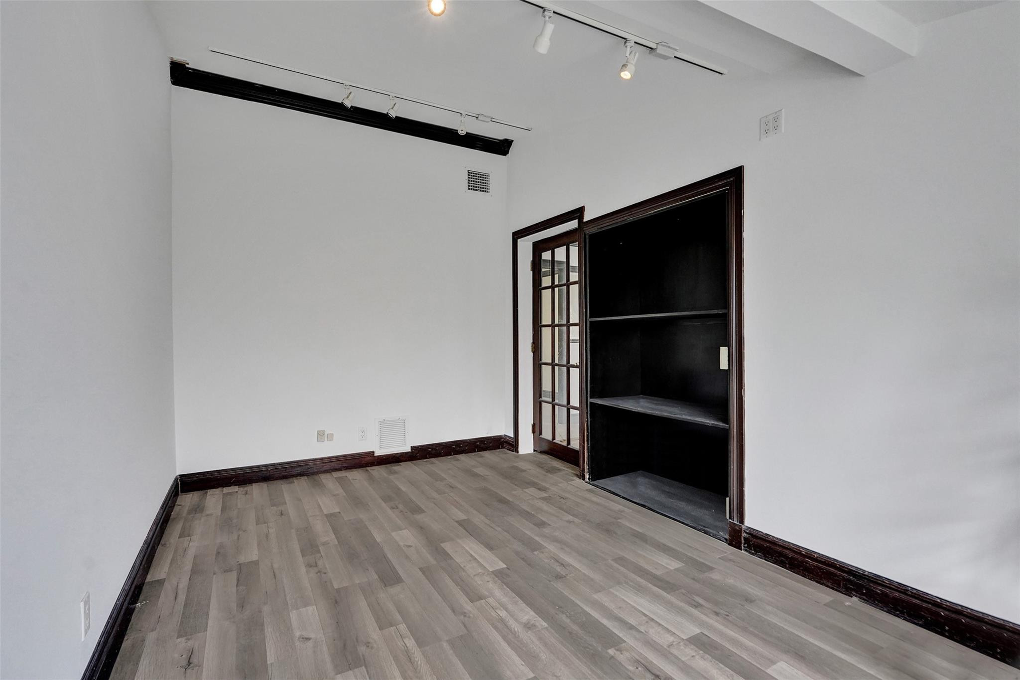 51 E Commercial Blvd