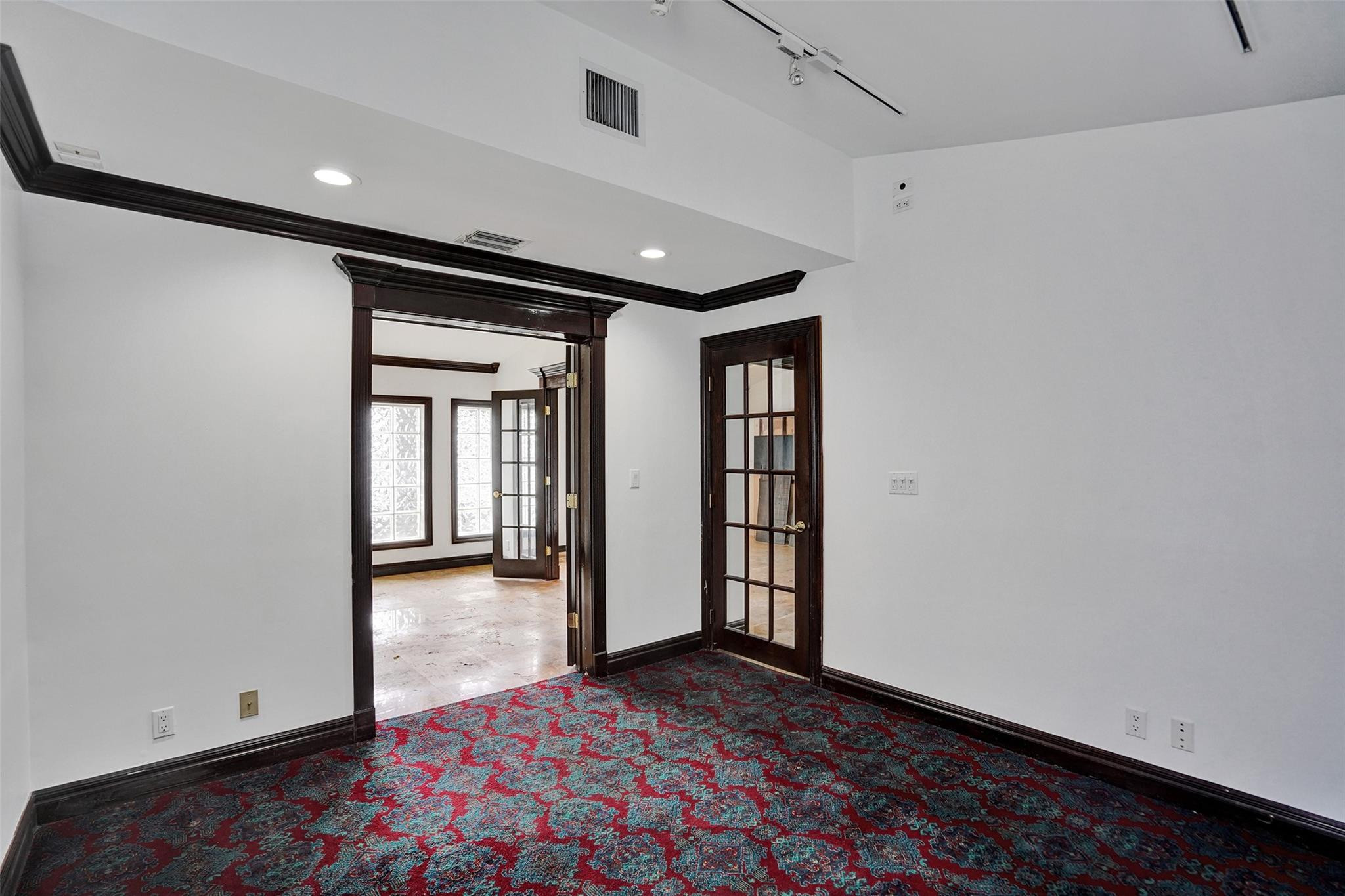 51 E Commercial Blvd