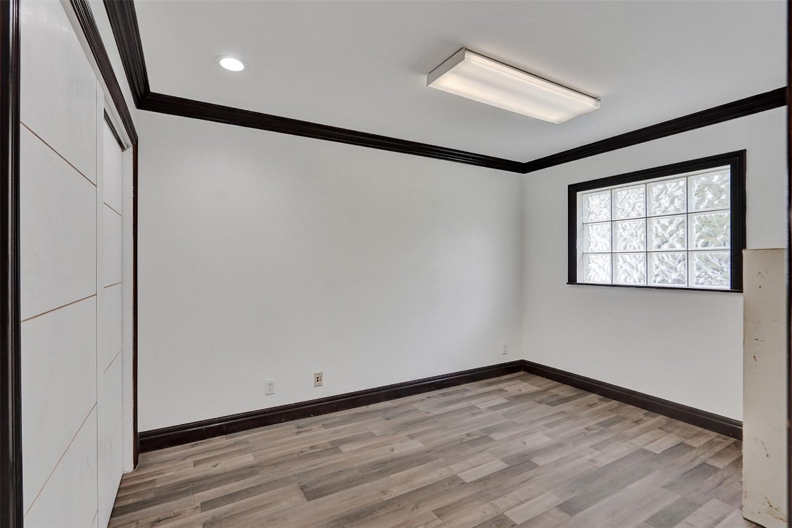 51 E Commercial Blvd