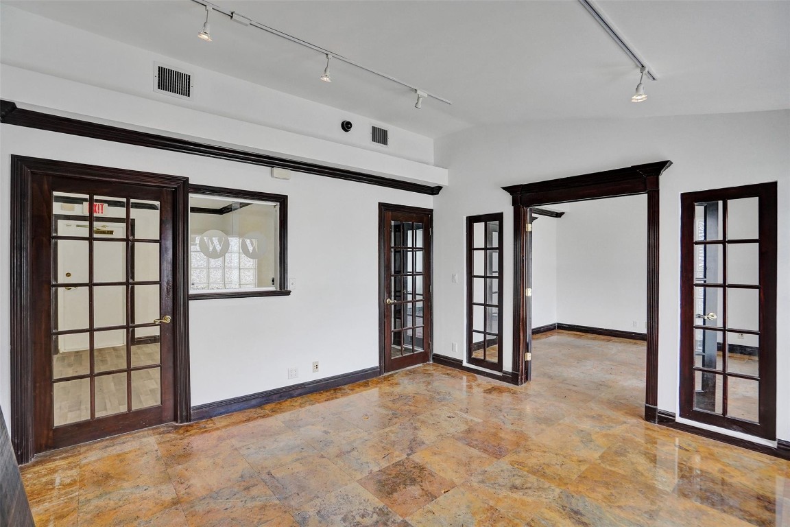 51 E Commercial Blvd