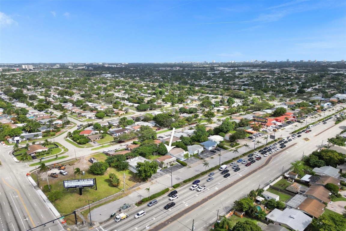 51 E Commercial Blvd