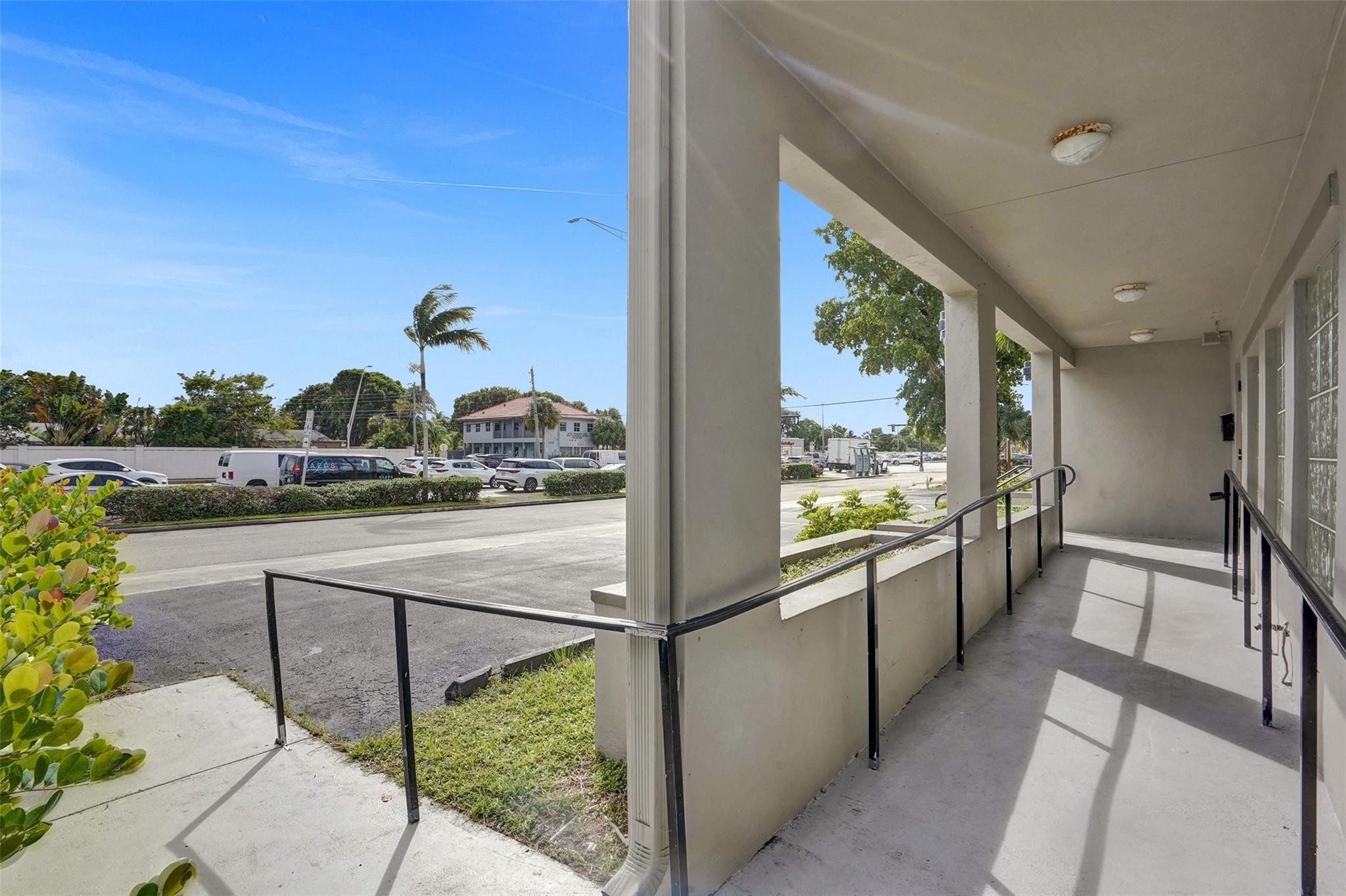 51 E Commercial Blvd