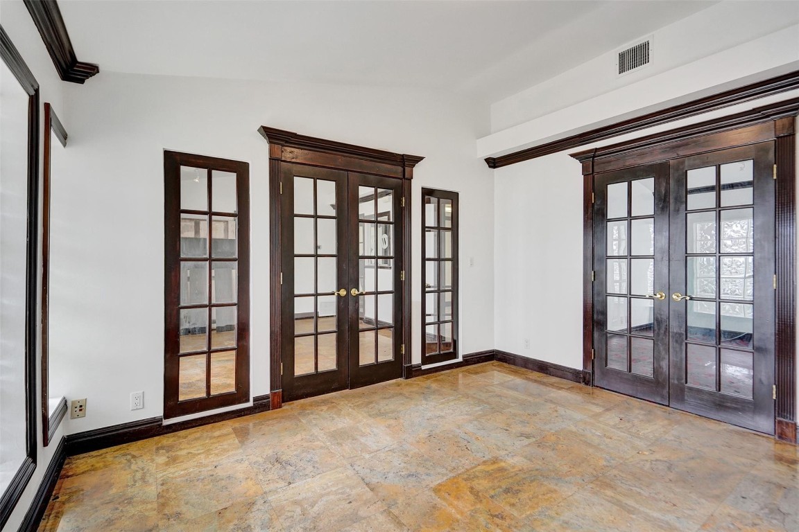 51 E Commercial Blvd