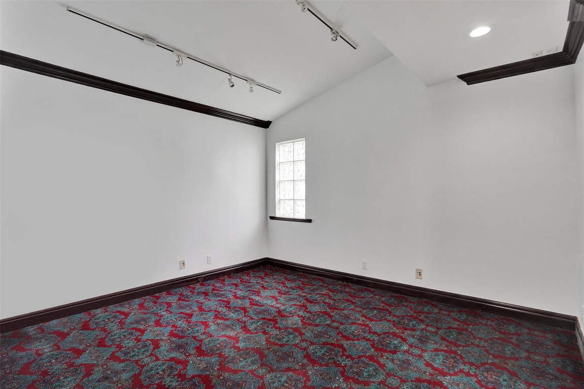 51 E Commercial Blvd