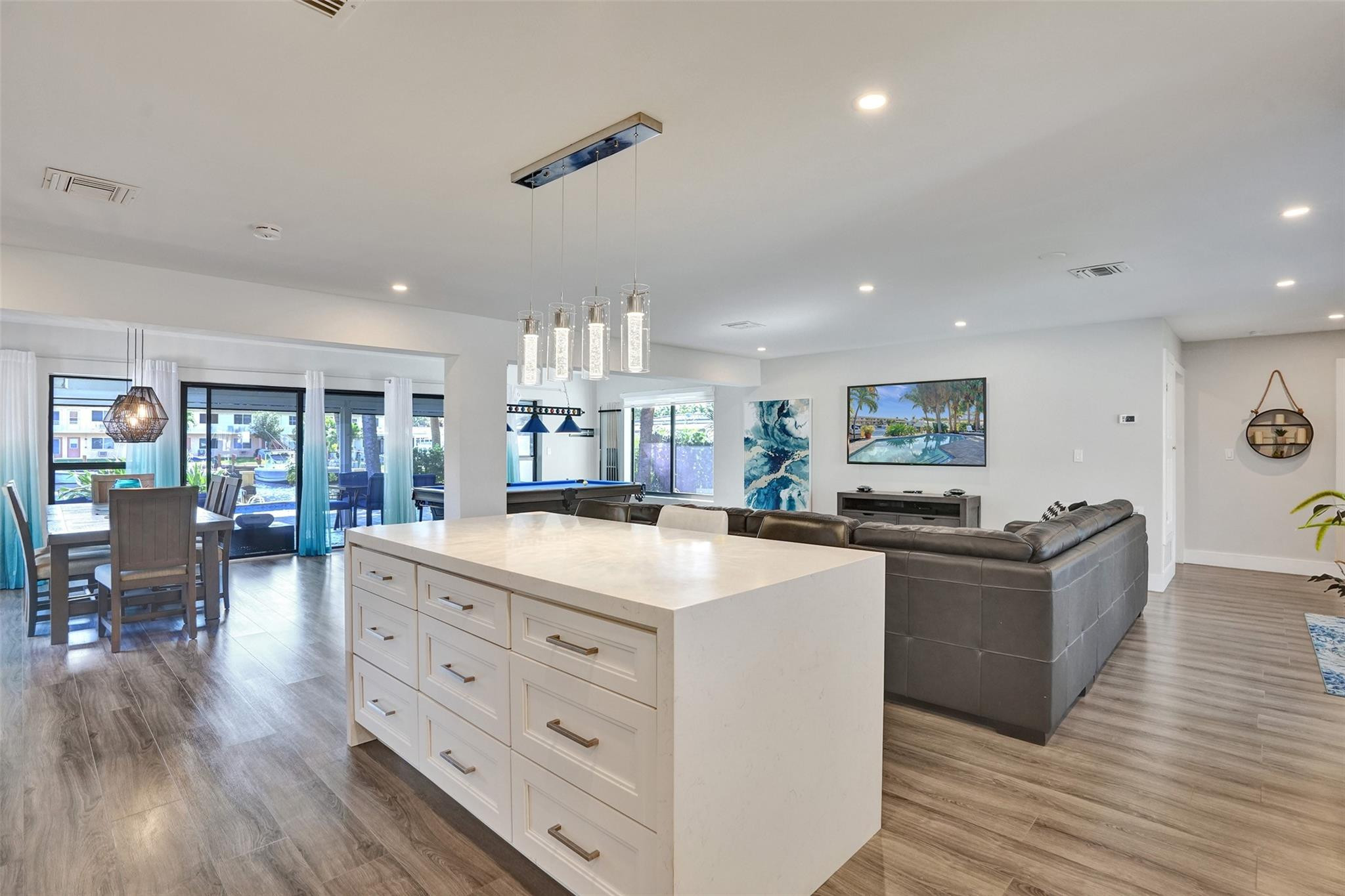 310 SE 13th Ct