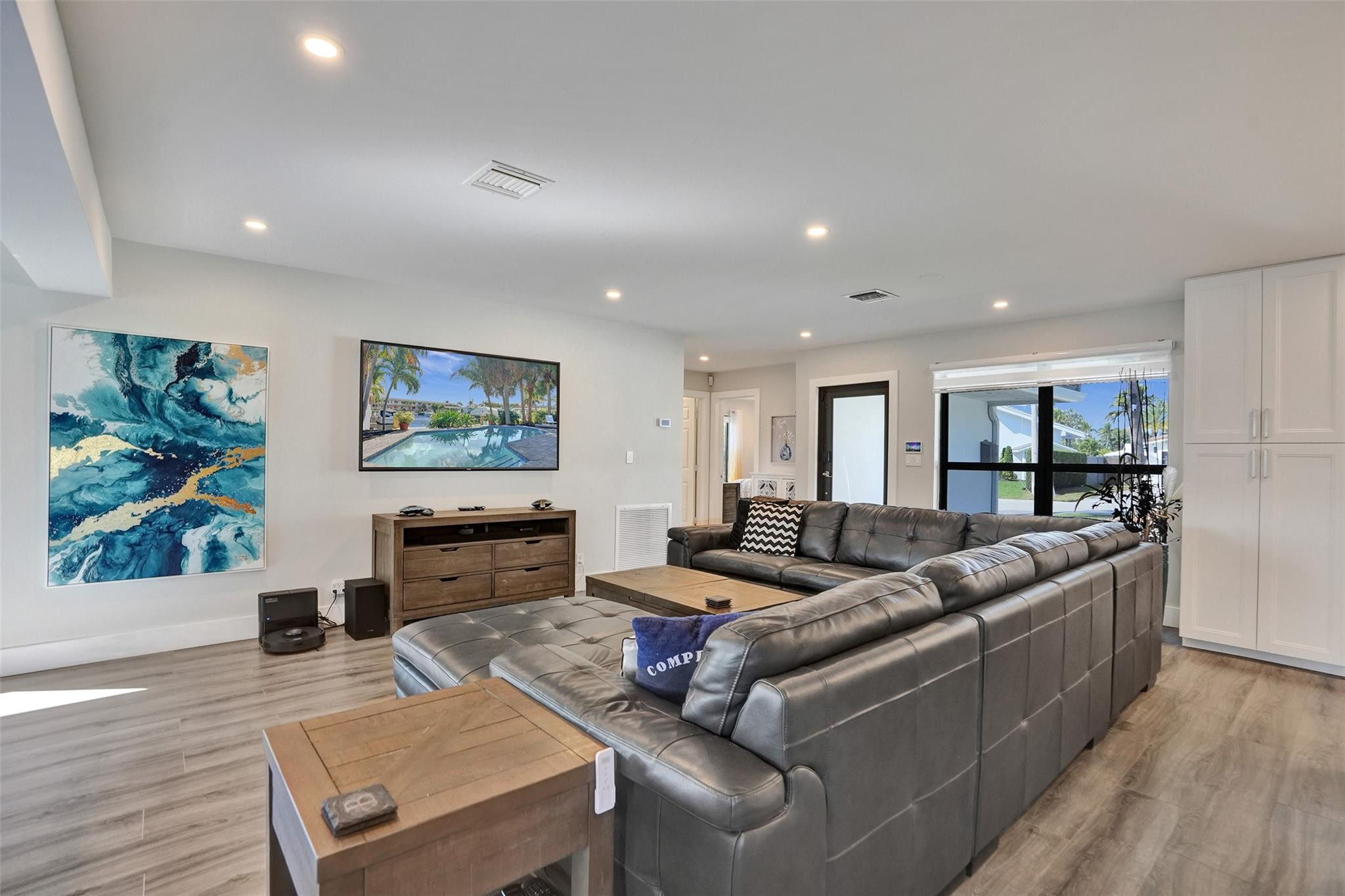310 SE 13th Ct