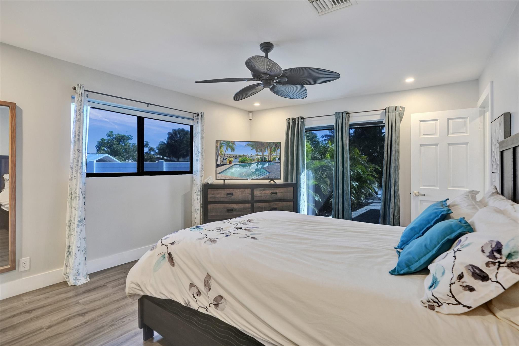 310 SE 13th Ct