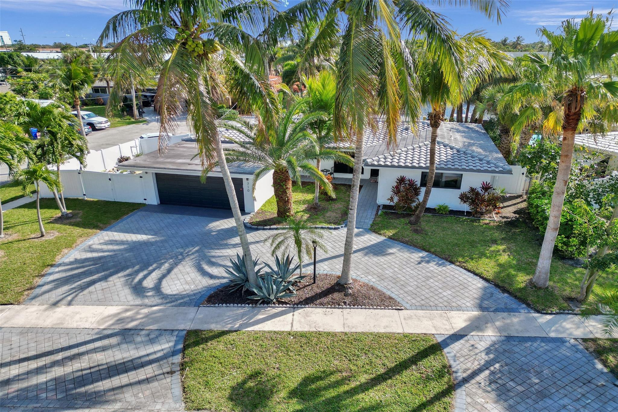 310 SE 13th Ct