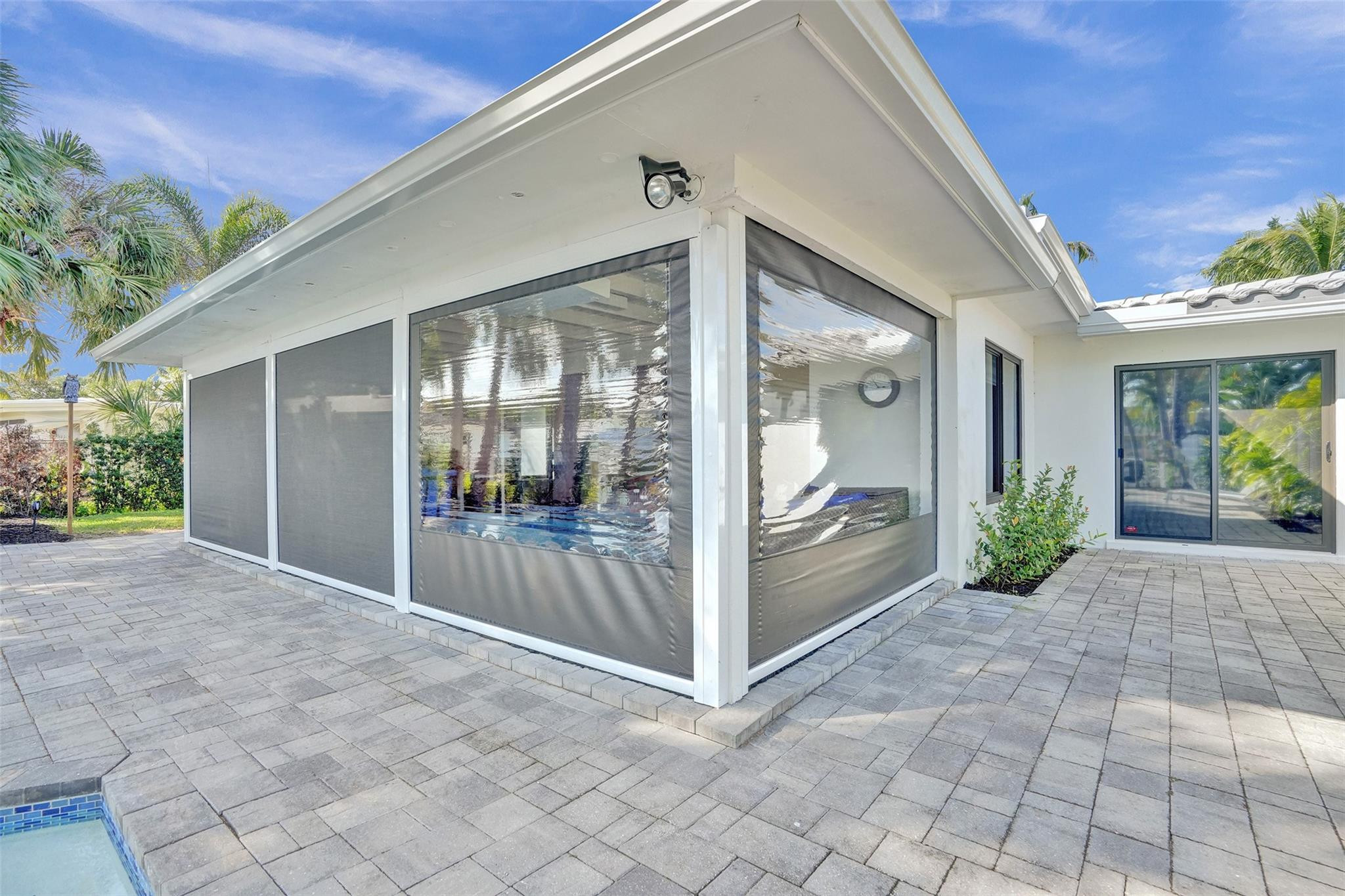 310 SE 13th Ct