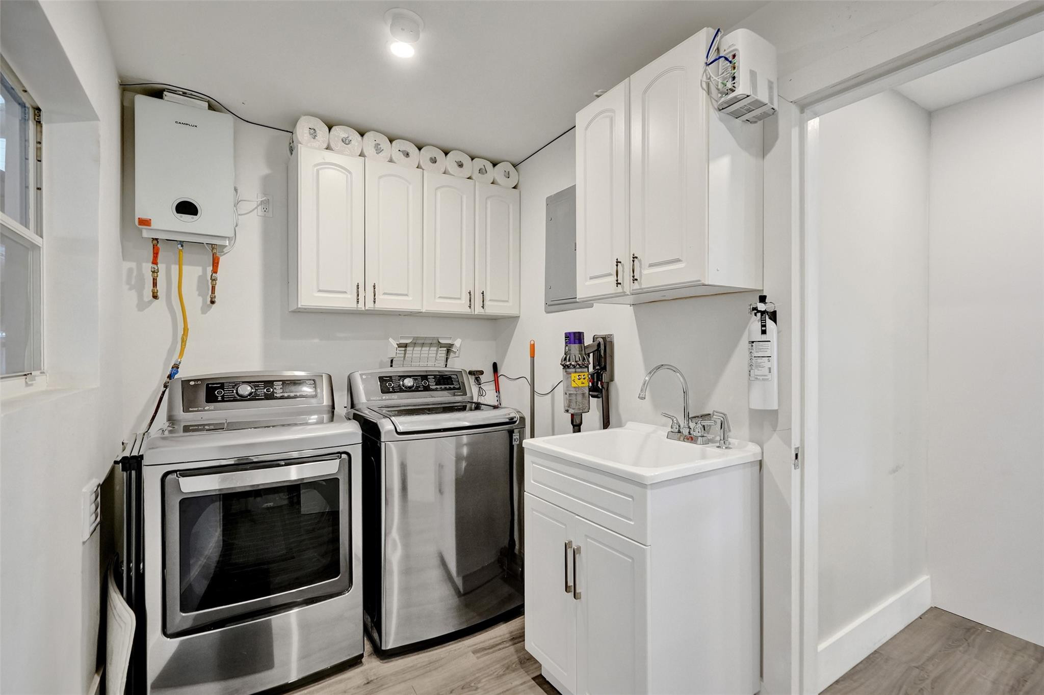 310 SE 13th Ct