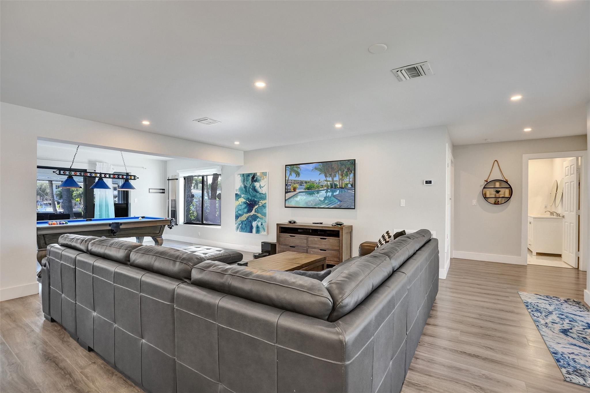 310 SE 13th Ct