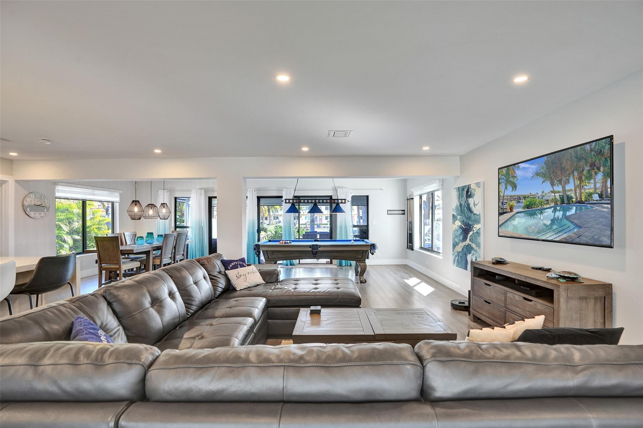 310 SE 13th Ct