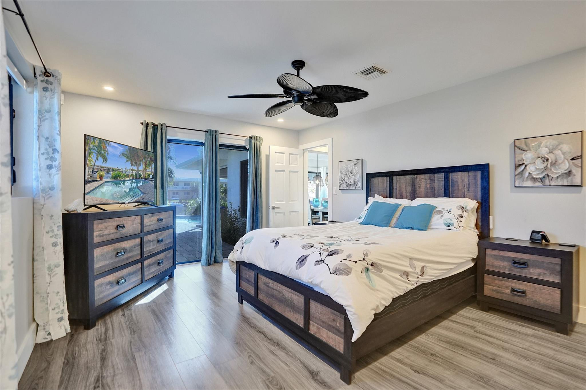 310 SE 13th Ct