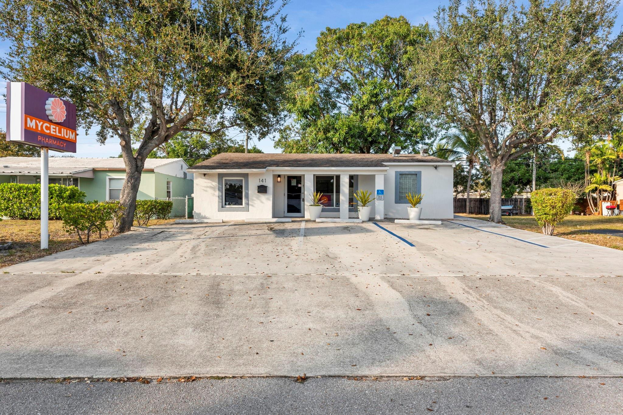 141 E Commercial Boulevard