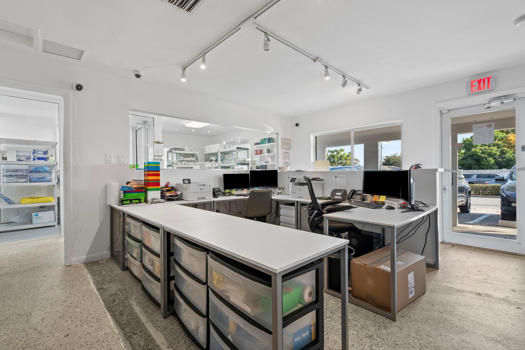 141 E Commercial Boulevard