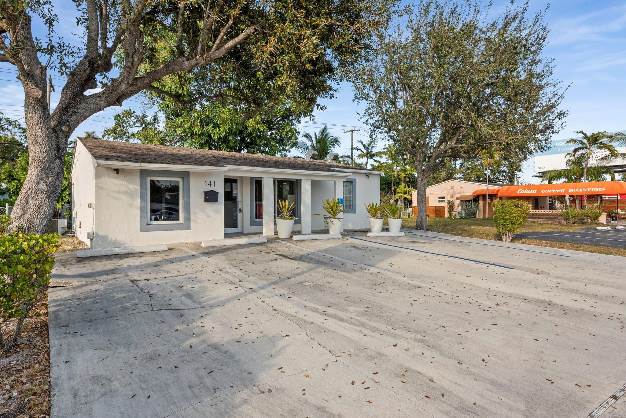 141 E Commercial Boulevard