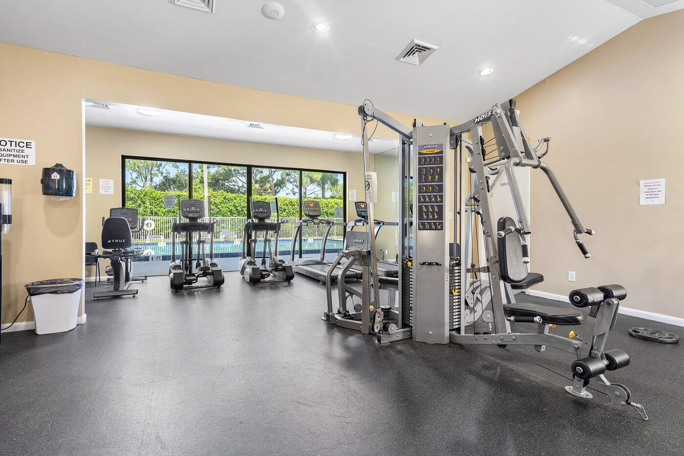 6085 Balboa Circle 204