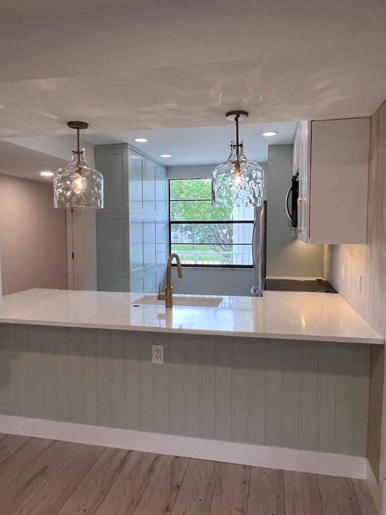 6085 Balboa Circle 204